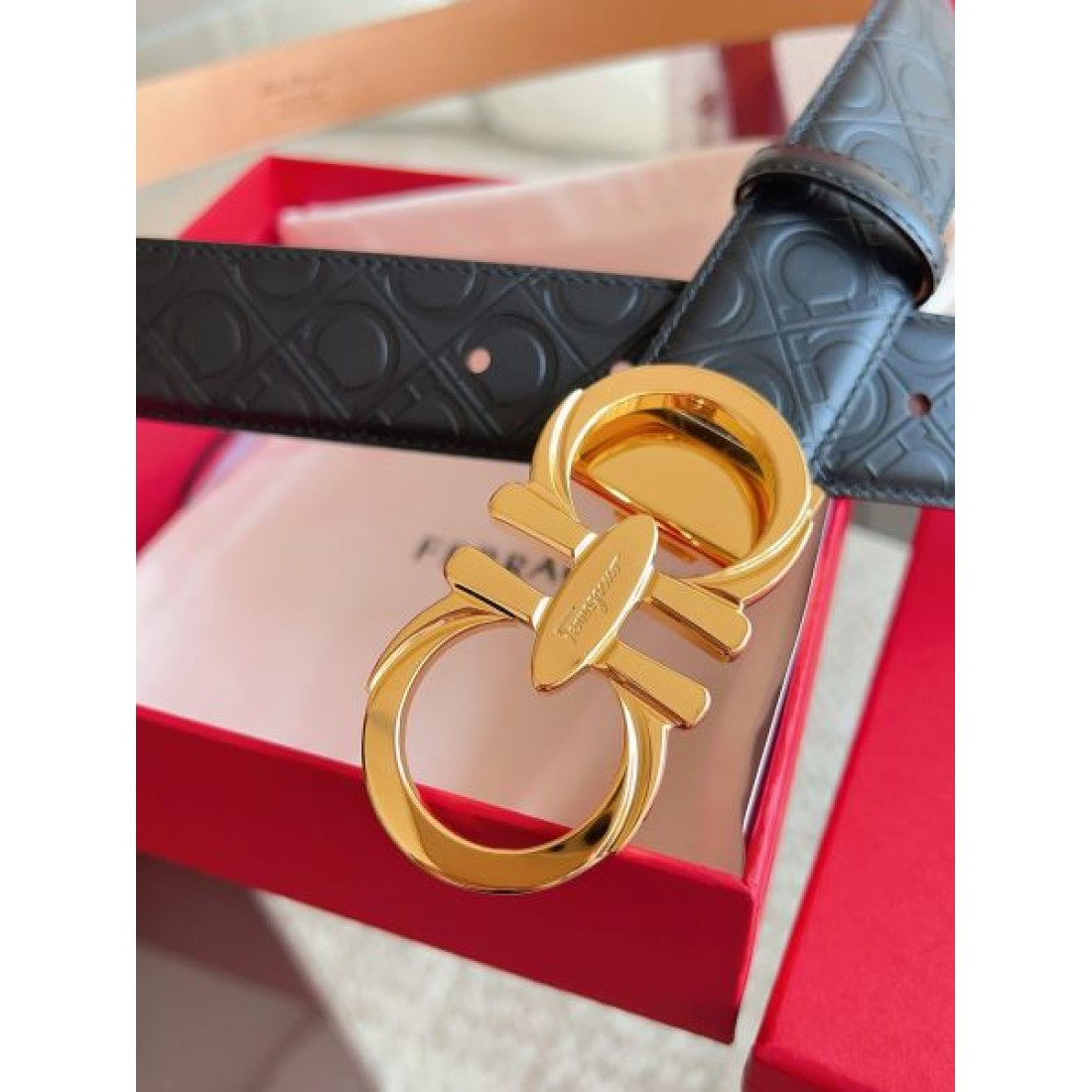 エンボス総柄 ダブルリング調バックル 人気 Ferragamo フェラガモ コピー ベルト ラグジュアリー