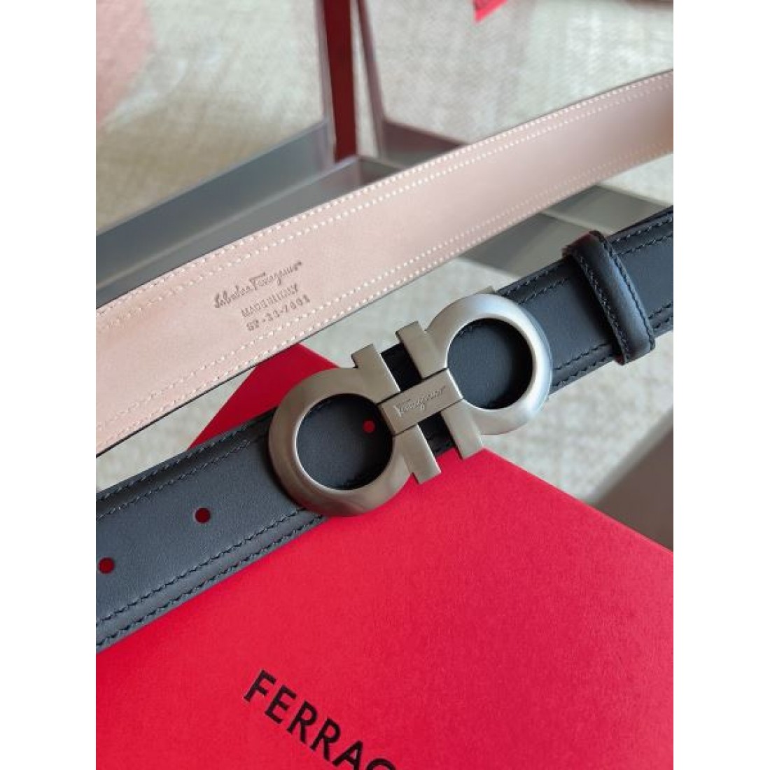 爆売れ Ferragamo フェラガモ コピー ベルト マットメタルバックル シンプルライン