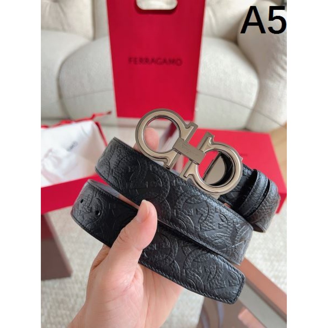 ガンチーニバックル アラベスク調 エンボス Ferragamo フェラガモ コピー ベルト モード感