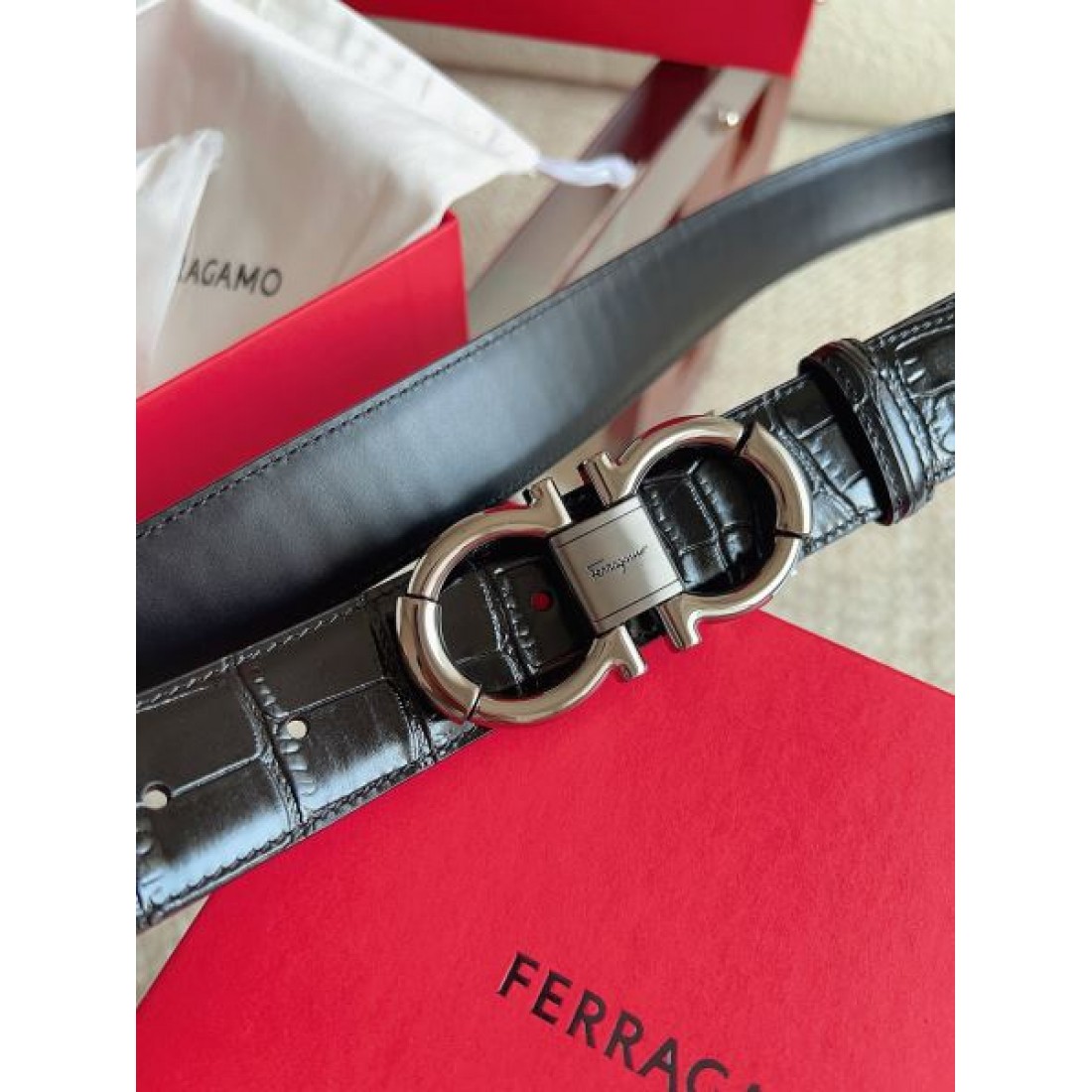 クロコ型押し ダブルガンチーニ調バックル 高見え Ferragamo フェラガモ コピー ベルト