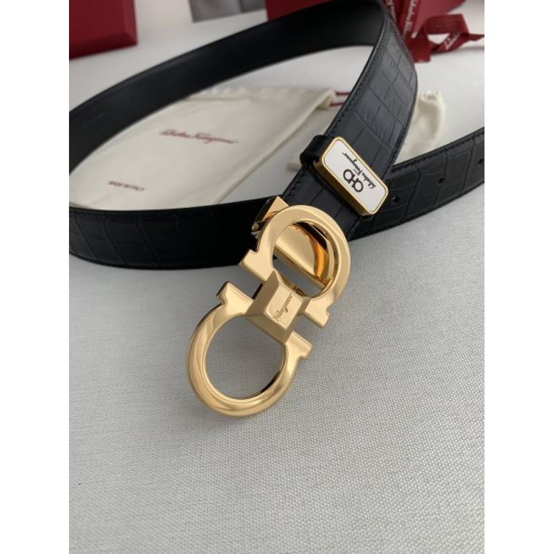 艶やか型押し ダブルガンチーニ調 Ferragamo フェラガモ コピー ベルト 男女兼用 ウエストアクセサリー