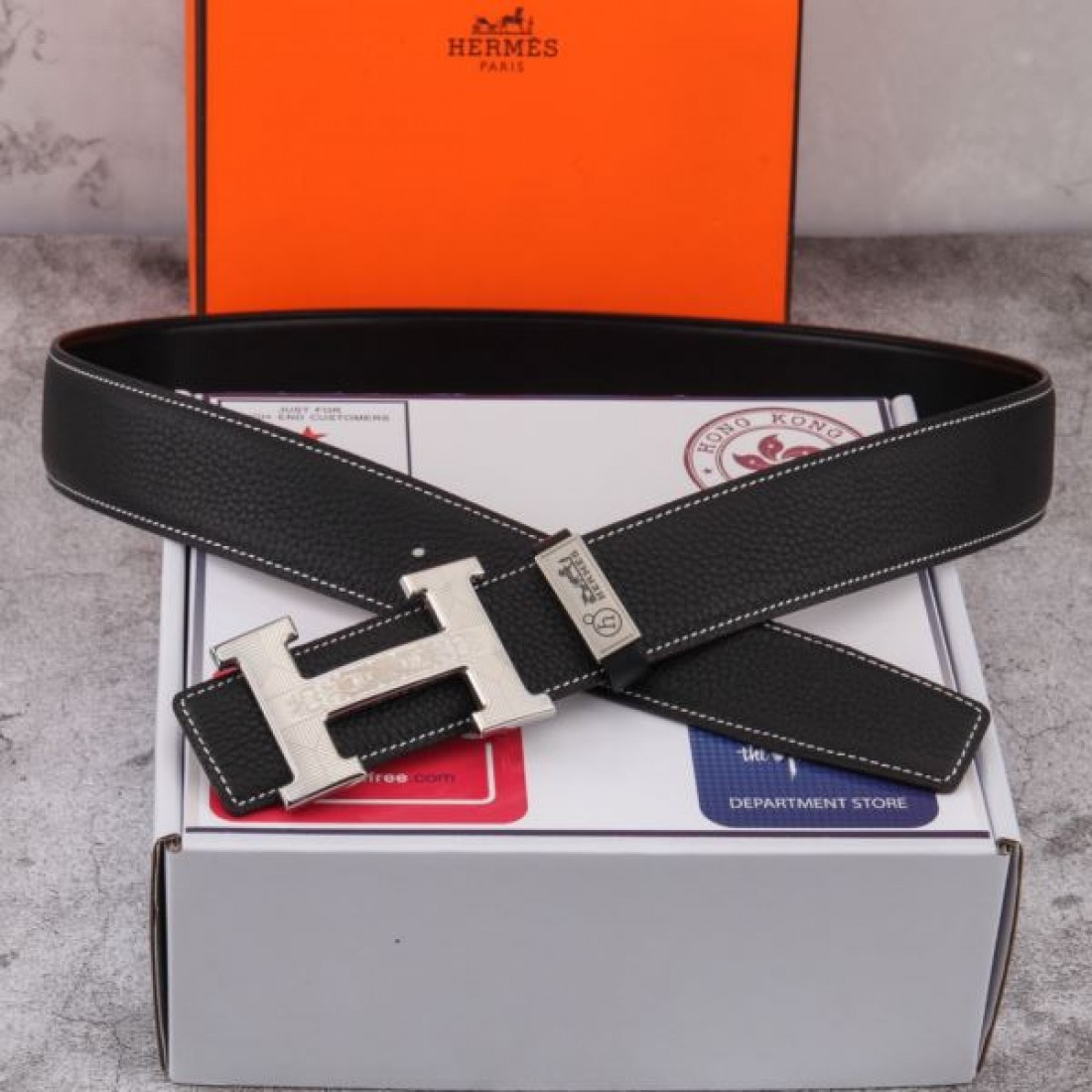 メタル構造強調 Hermes エルメス コピー ベルト ブラックグレインレザー シルバーHバックル マット仕上げ エッジ効いた輪郭 メンズ仕様