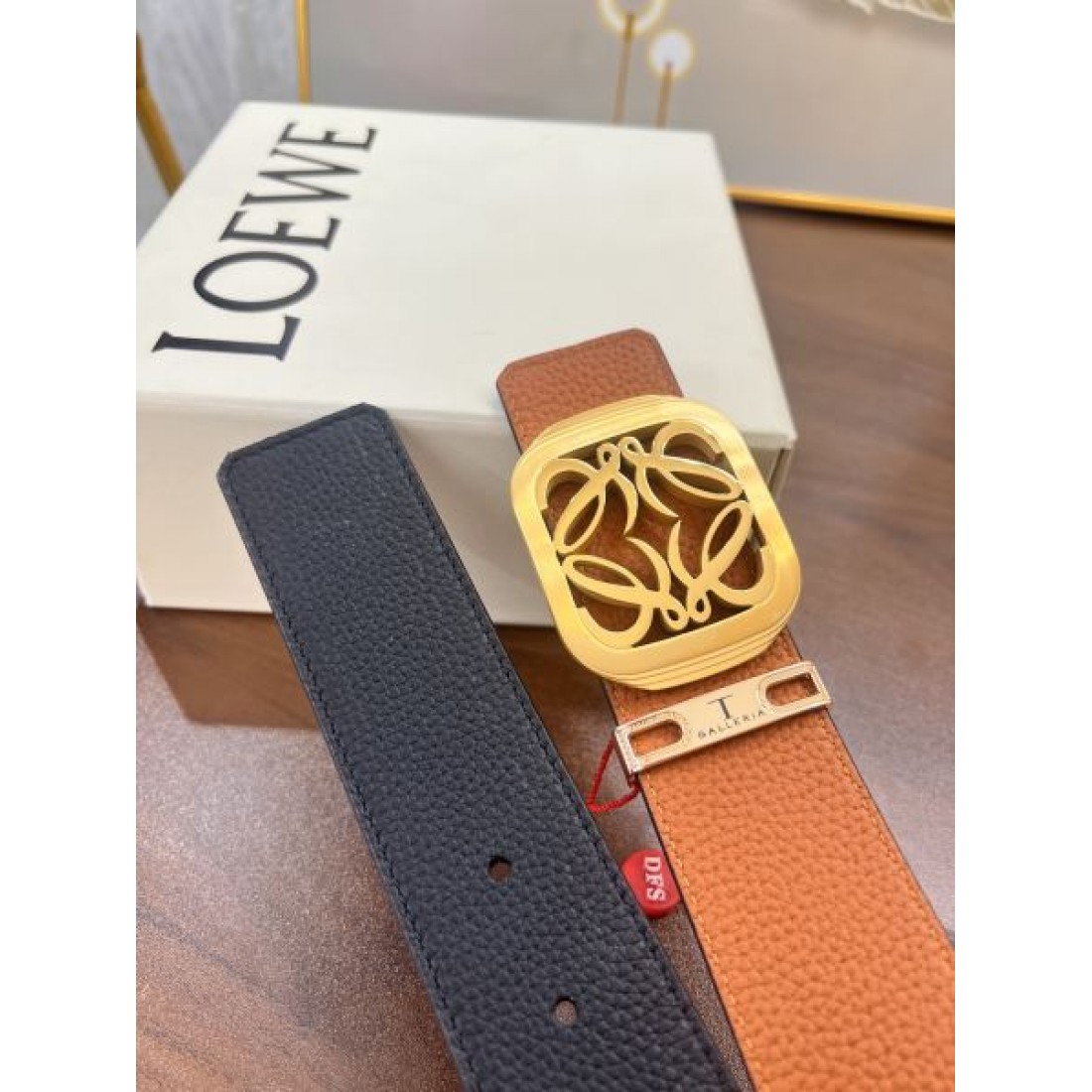 アナグラムバックル LOEWE ロエベ コピー ベルト ブラック×ブラウン リバーシブル仕様 カットワークロゴバックル コントラスト配色