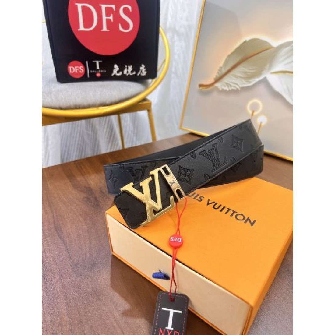 Louis Vuitton ルイヴィトン コピー ベルト ダークグレーモノグラム ブラックグラデーション メタルバックル仕様 落ち着いた色味 メンズスタイル