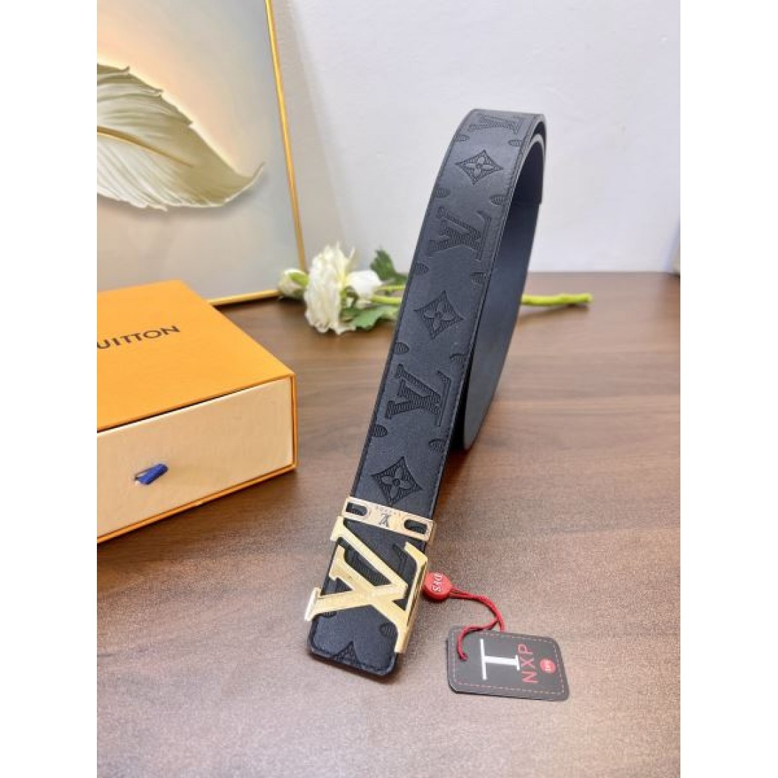 Louis Vuitton ルイヴィトン コピー ベルト ダークグレーモノグラム ブラックグラデーション メタルバックル仕様 落ち着いた色味 メンズスタイル