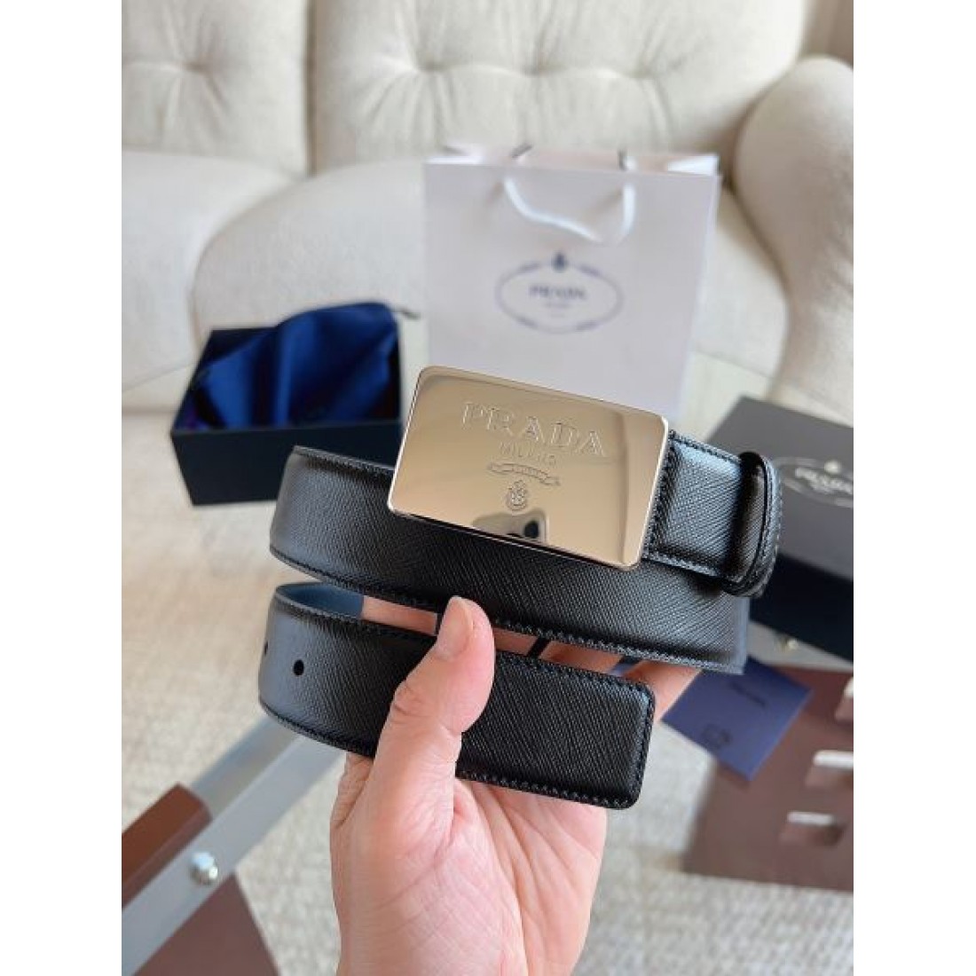 立体エンボス Prada プラダ コピー ベルト...