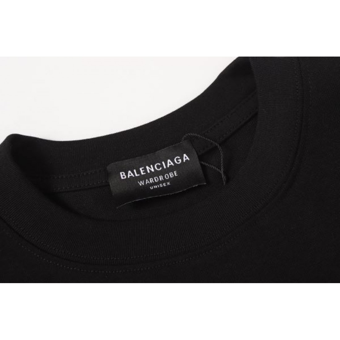 サイドロゴ BALENCIAGA バレンシアガ コピー Tシャツ ブラックカラー 筆記体デザイン 半袖仕様 ストリートスタイル向け