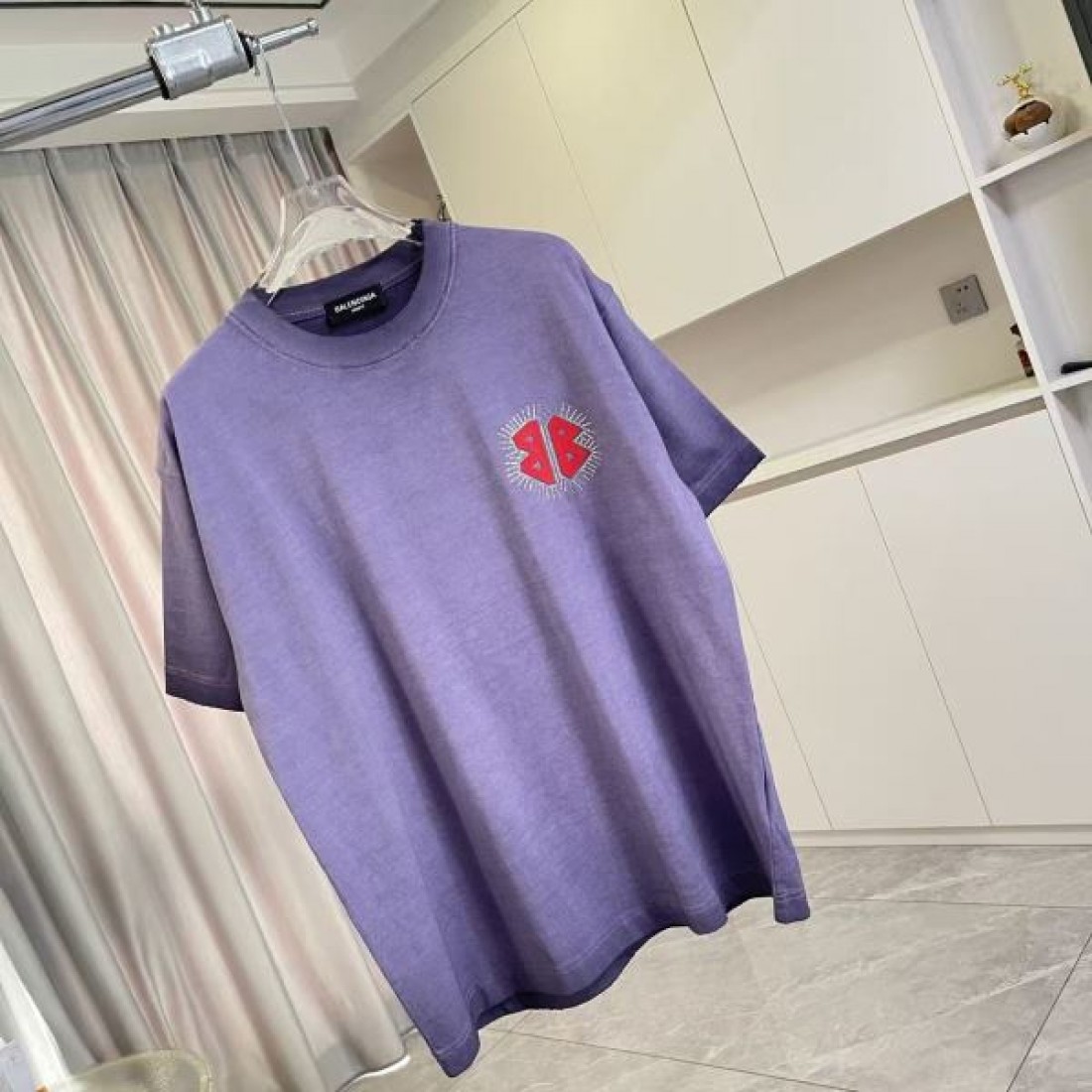 ヴィンテージ調 BALENCIAGA バレンシアガ コピー Tシャツ パープルトーン レッドロゴデザイン 柔らかなコットン素材