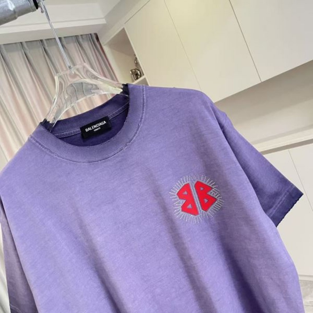 ヴィンテージ調 BALENCIAGA バレンシアガ コピー Tシャツ パープルトーン レッドロゴデザイン 柔らかなコットン素材