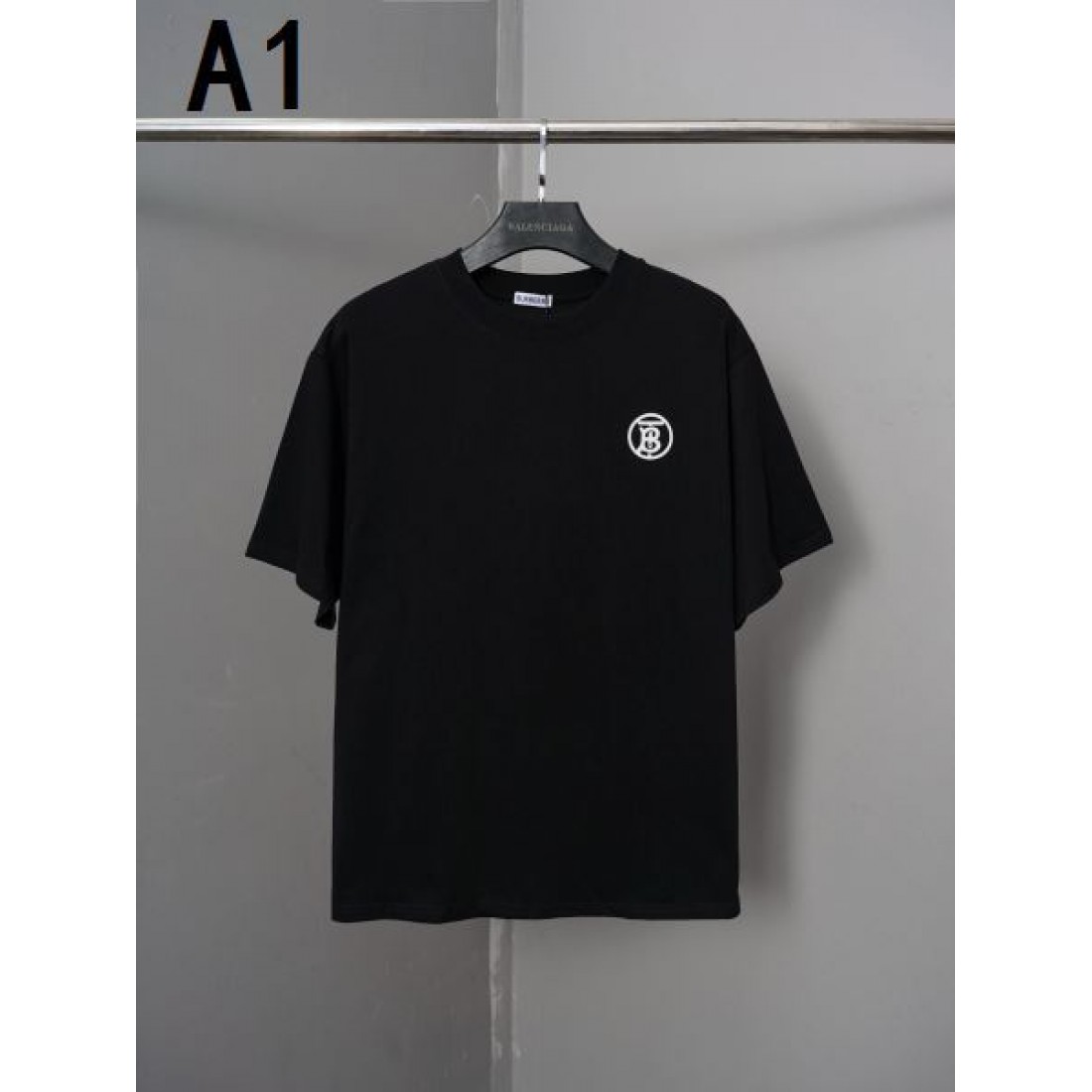 TBロゴ ワンポイント 半袖 BURBERRY バーバリー コピー Tシャツ クルーネック カジュアル トップス