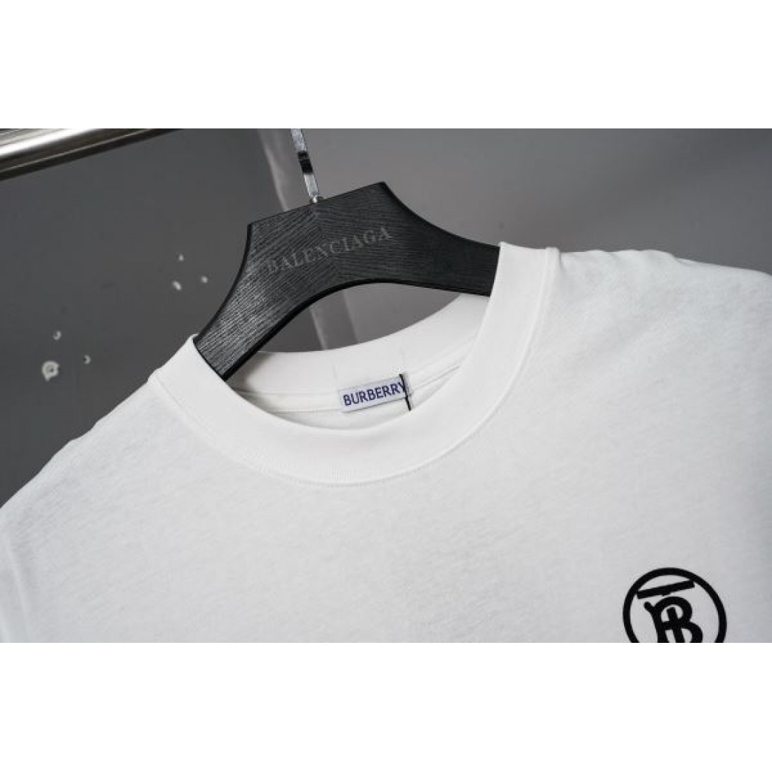 TBロゴ ワンポイント 半袖 BURBERRY バーバリー コピー Tシャツ クルーネック カジュアル トップス