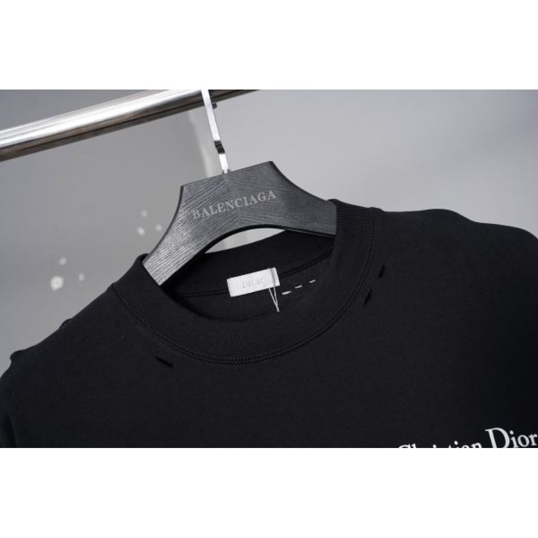 フレンチレタリング Dior ディオール コピー Tシャツ ホワイト×グリーンデザイン ミニマル構成 上品なストリートコーデ対応