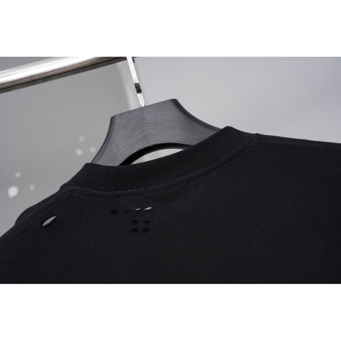 フレンチレタリング Dior ディオール コピー Tシャツ ホワイト×グリーンデザイン ミニマル構成 上品なストリートコーデ対応