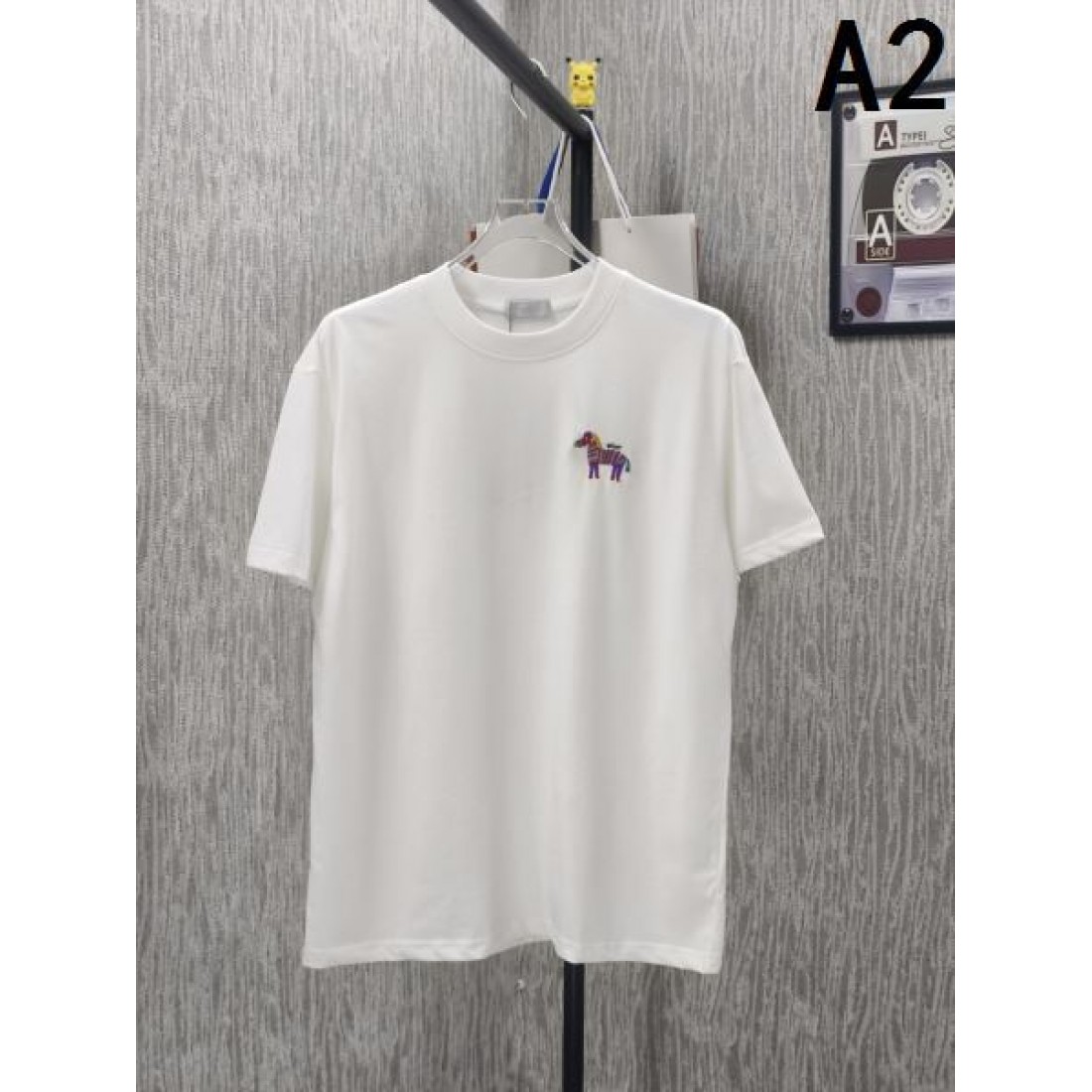 ヴィンテージ調 Dior ディオール コピー Tシャツ グレーカラー クラッシュ加工アクセント 柔らかなコットン素材