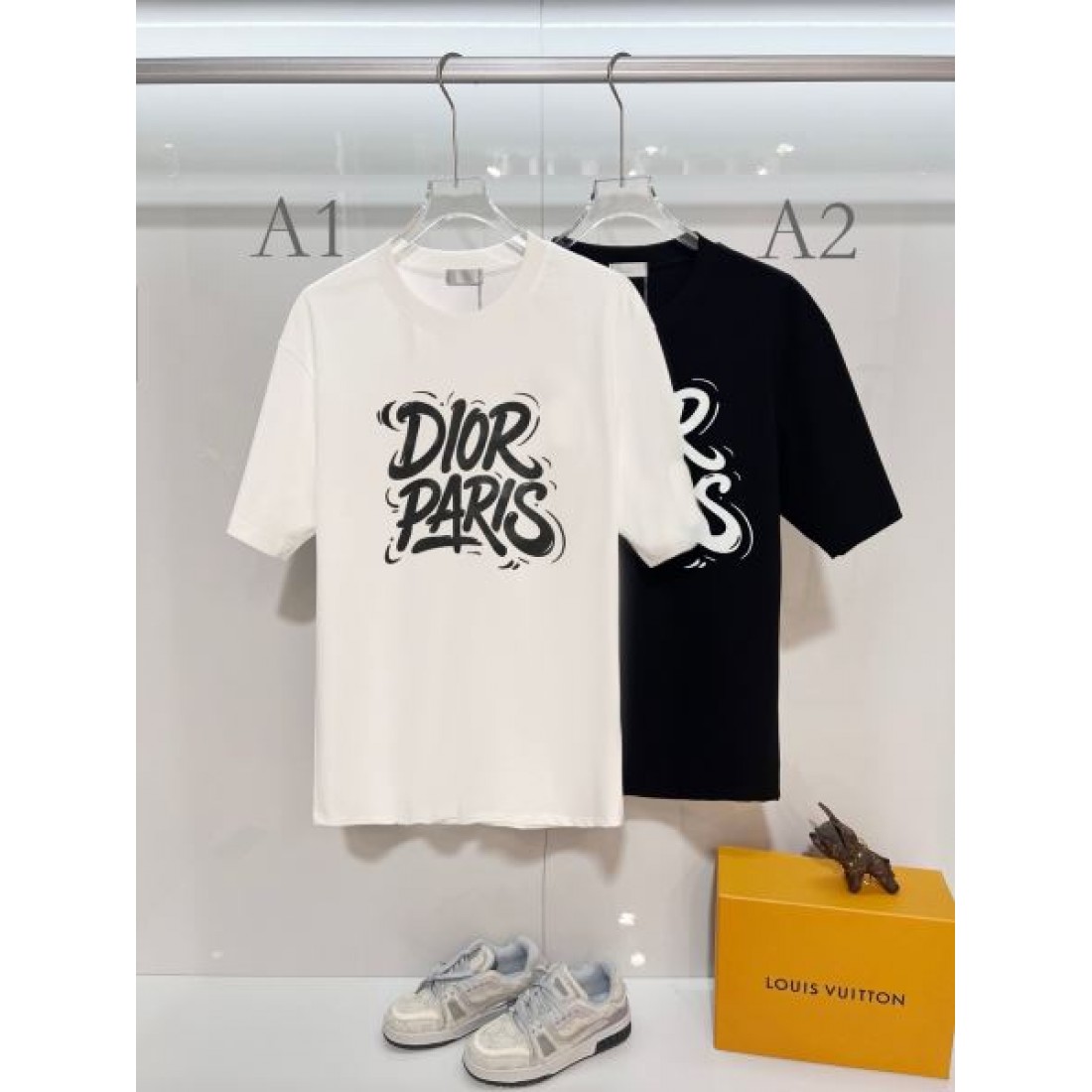 ニュートラルトーン Dior ディオール コピー Tシャツ ライトグレーカラー シンプル構成 クルーネック仕様 男女兼用対応