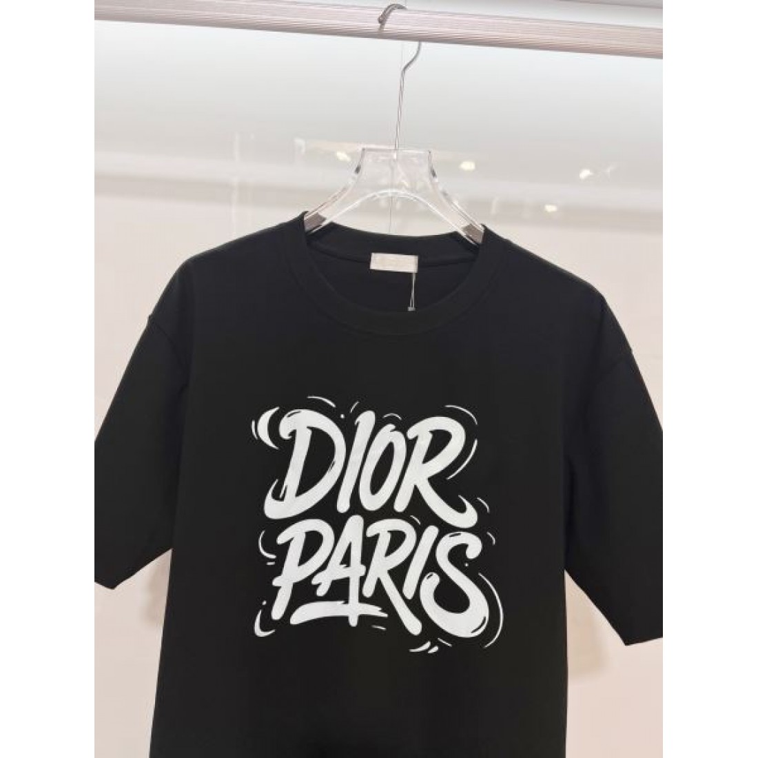 ニュートラルトーン Dior ディオール コピー Tシャツ ライトグレーカラー シンプル構成 クルーネック仕様 男女兼用対応