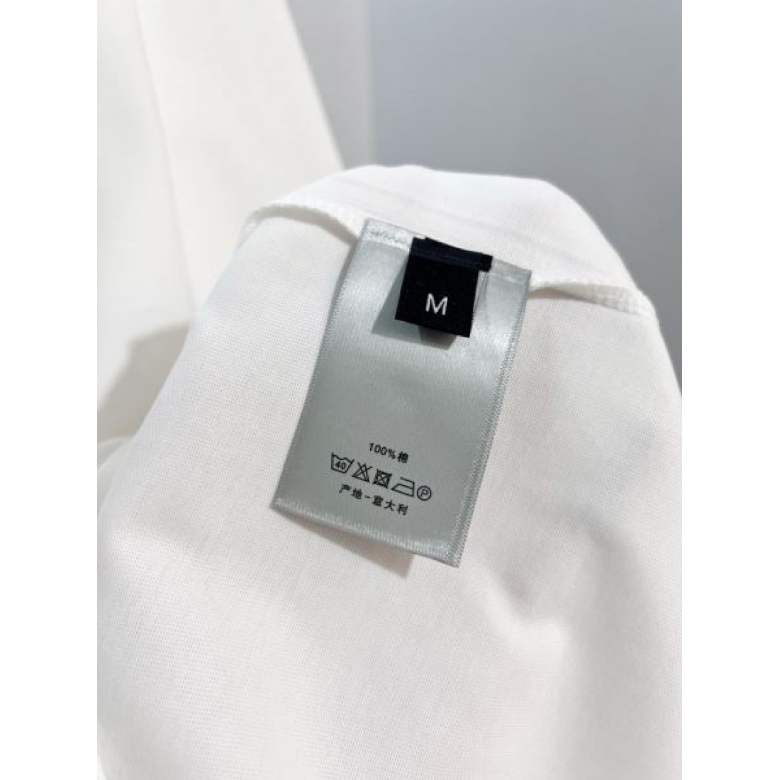 ネイビートーン Dior ディオール コピー カットソー ブラックカラー ブルーロゴアクセント コットン素材 デイリーコーデ向け