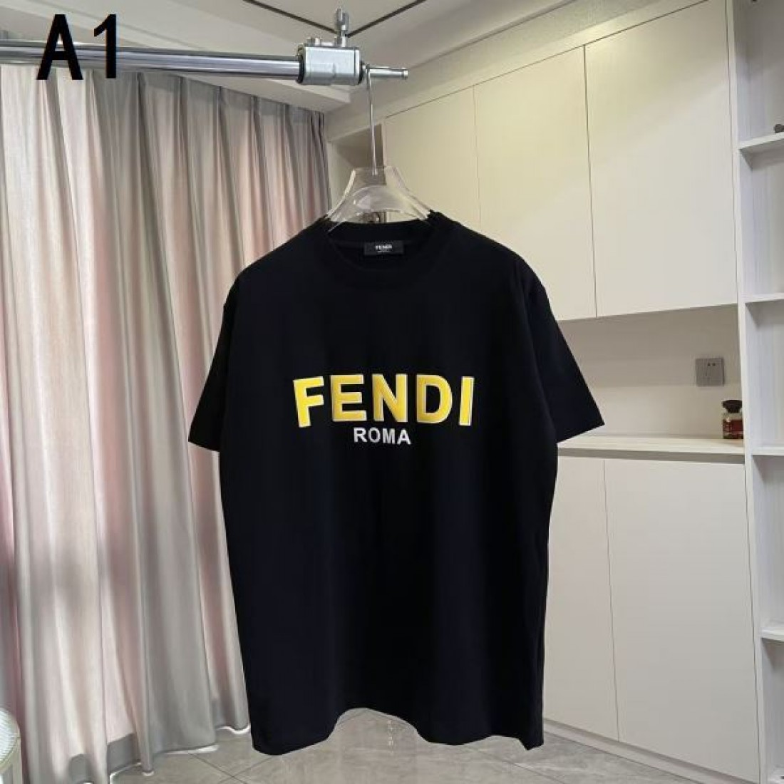 モノグラムポケット FENDI フェンディ コピー カットソー ホワイトカラー FFパターン ワンポイントデザイン クリーンな印象演出