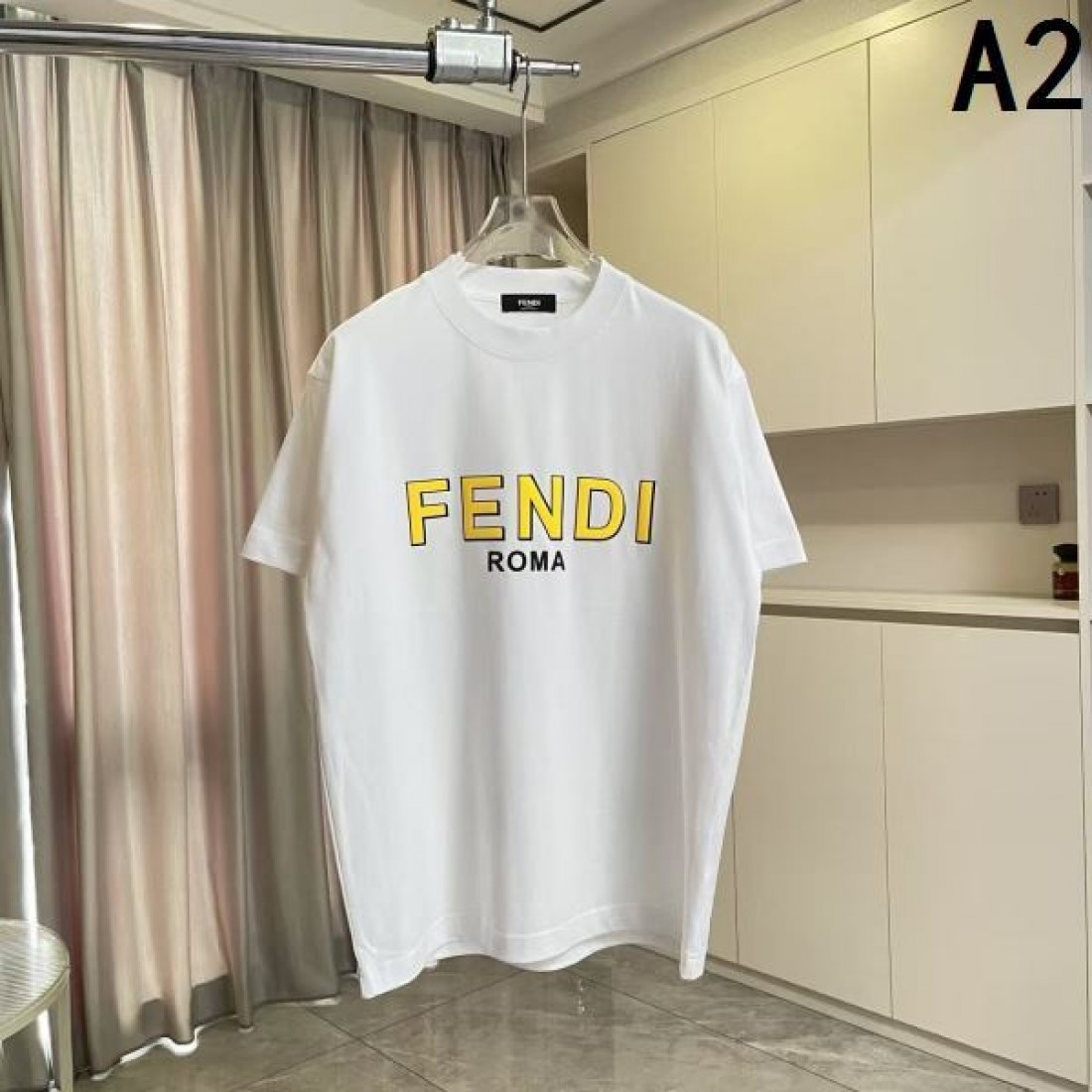 モノグラムポケット FENDI フェンディ コピー カットソー ホワイトカラー FFパターン ワンポイントデザイン クリーンな印象演出