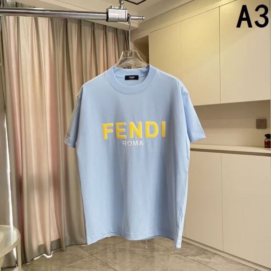 モノグラムポケット FENDI フェンディ コピー カットソー ホワイトカラー FFパターン ワンポイントデザイン クリーンな印象演出