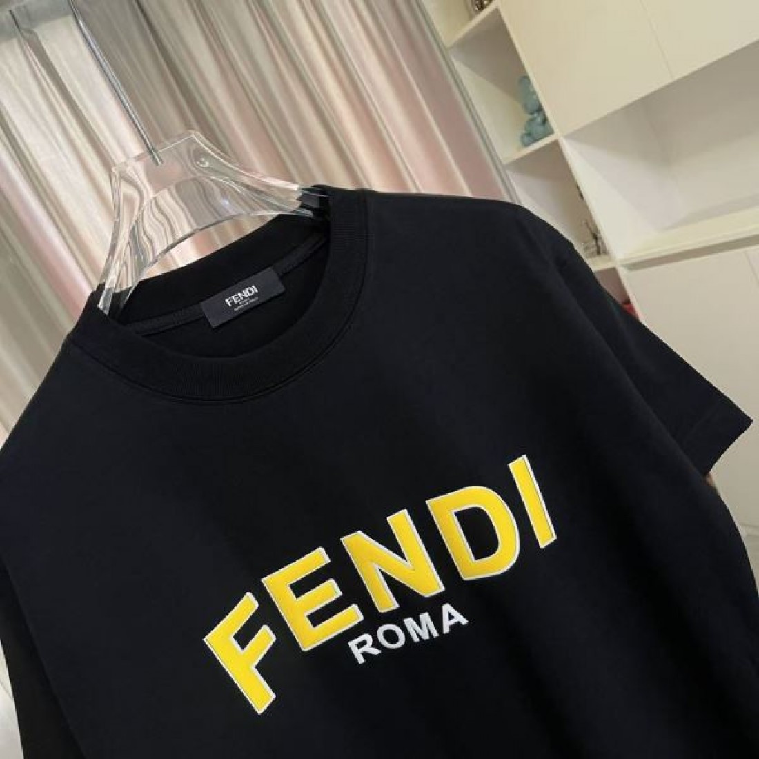 モノグラムポケット FENDI フェンディ コピー カットソー ホワイトカラー FFパターン ワンポイントデザイン クリーンな印象演出