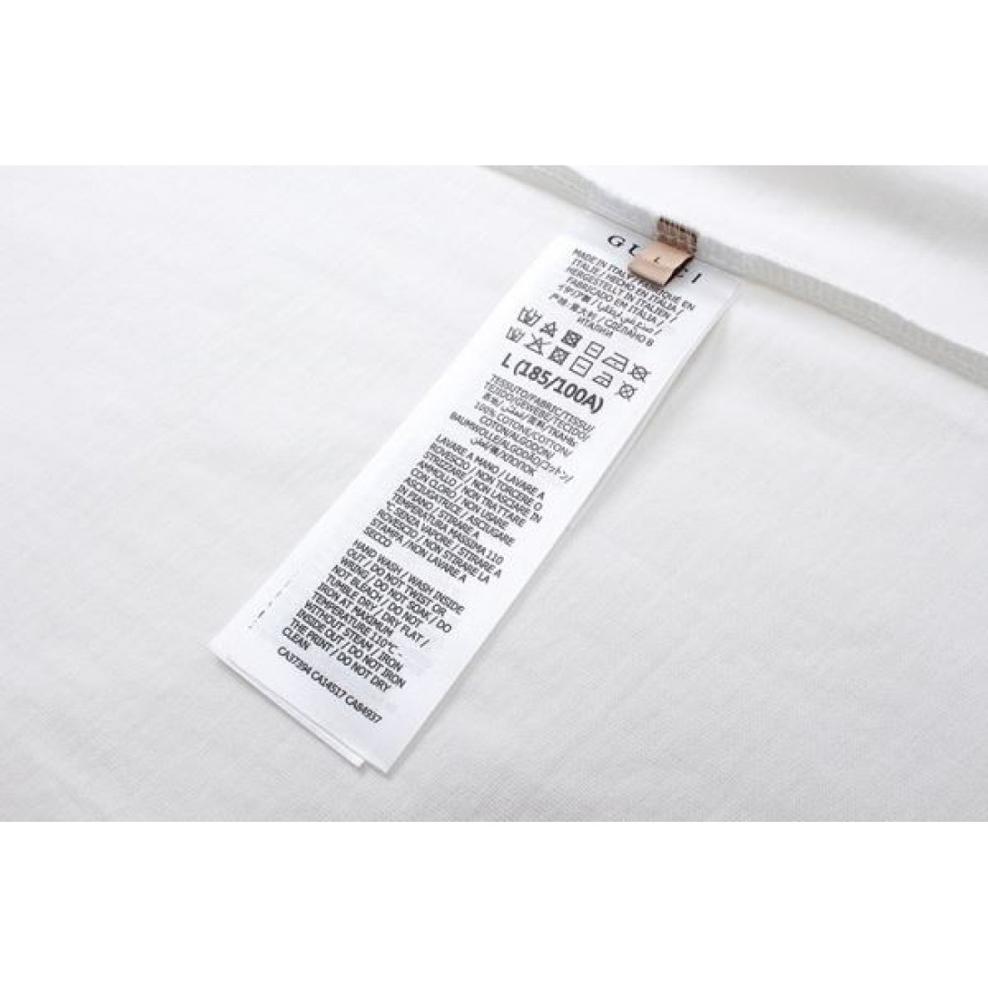 チェーンロゴ GUCCI グッチ コピー Tシャツ グレーカラー レッド×ゴールドプリント 半袖デザイン ストリート感ある仕上がり