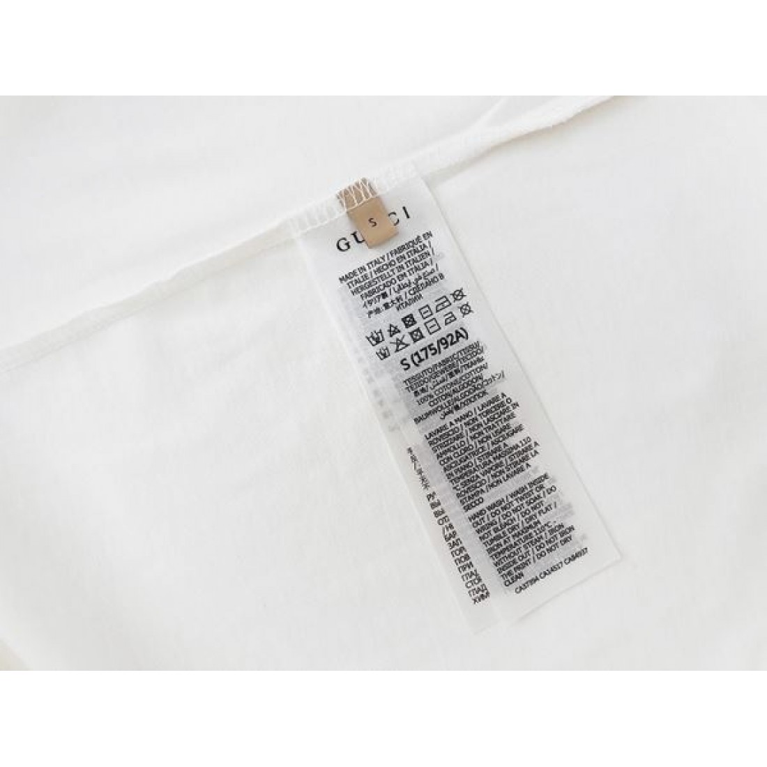グラフィックロゴ GUCCI グッチ コピー 半袖Tシャツ ブラックスプレー調プリント コットン素材 デイリーコーデ対応