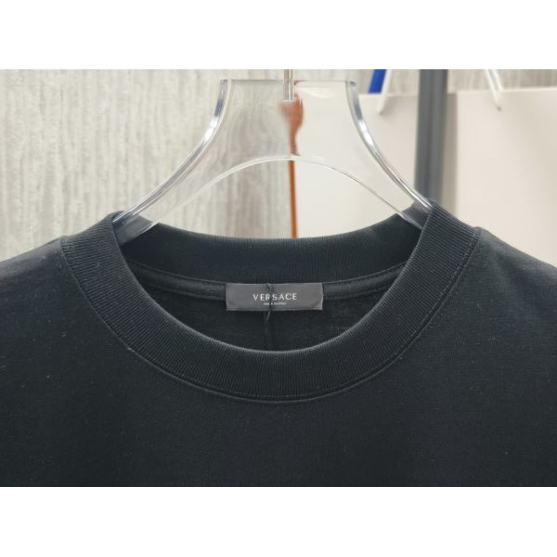 PRADA（プラダ）のTシャツコピー、半袖で上品エレガント、柔らかい素材が快適な着心地を実現