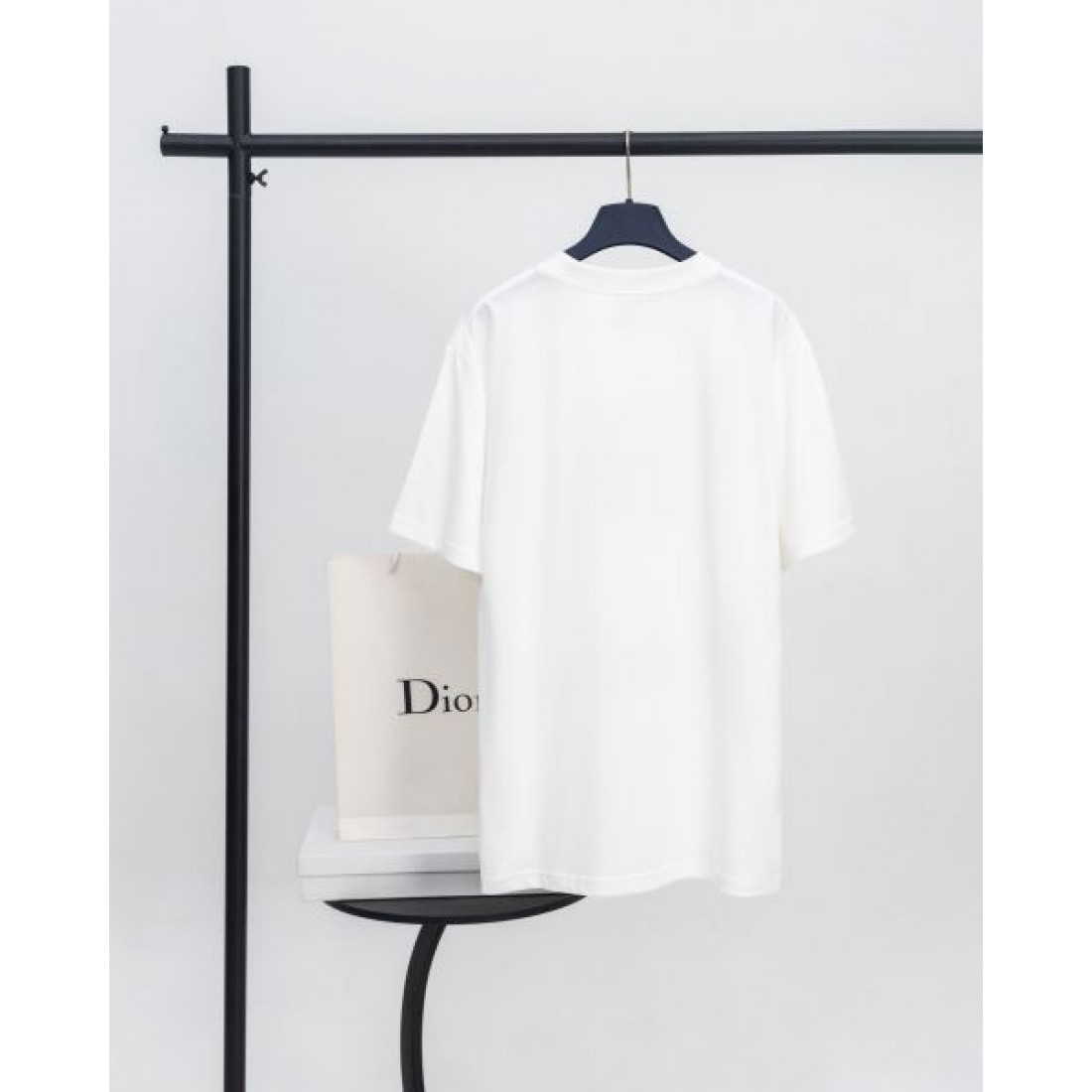 DIOR ディオール コピー Tシャツ フラワー刺繍 ワンポイント 半袖 クルーネック カジュアル トップス