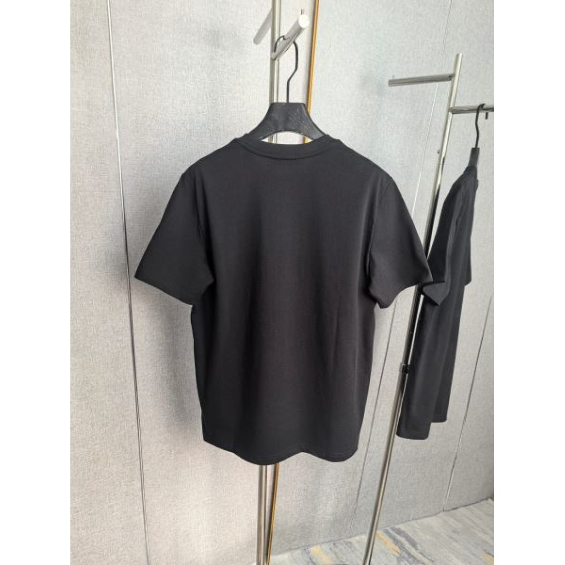 半袖Tシャツ PRADA プラダ コピー 三角ロゴ ワンポイント クルーネック カジュアルトップス