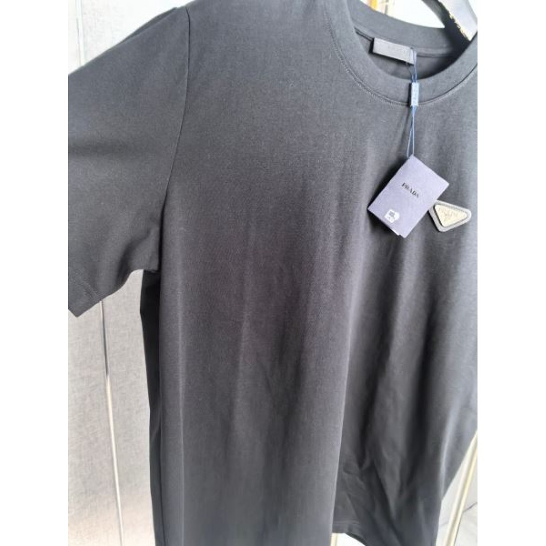 半袖Tシャツ PRADA プラダ コピー 三角ロゴ ワンポイント クルーネック カジュアルトップス
