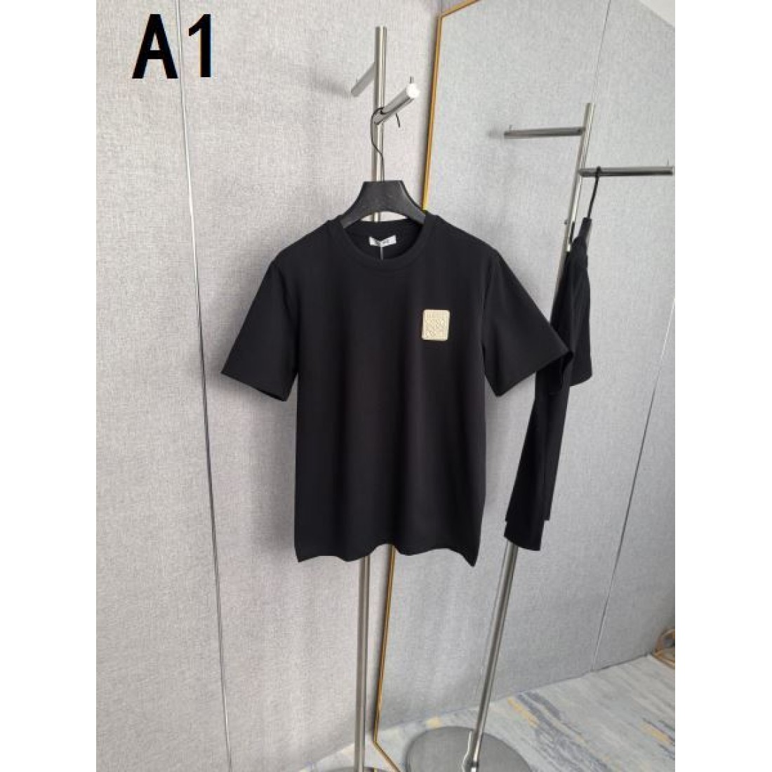 人気 トップス ブラック FENDI フェンディ...