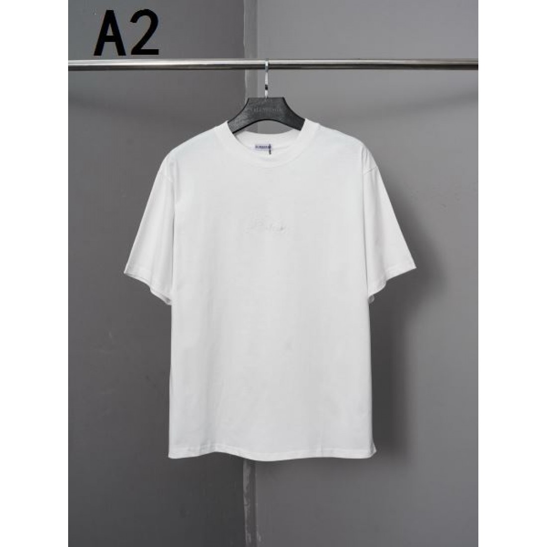 ブラック 艶やか BURBERRY バーバリー コピー Tシャツ バックロゴ クルーネック ゆったり 人気 トップス