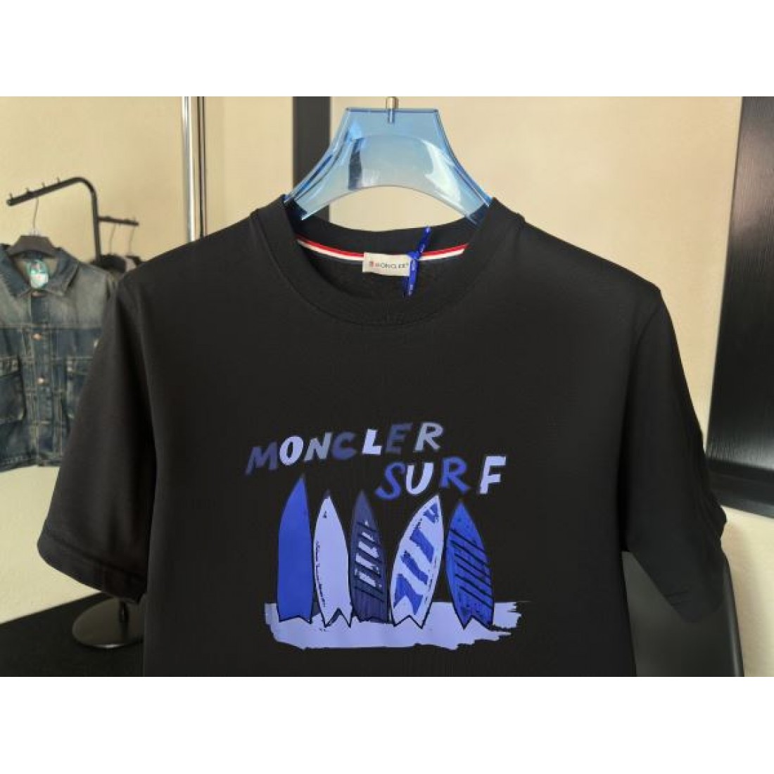 SURFロゴ 半袖 人気モデル 高級感 ストリート MONCLER モンクレール コピー Tシャツ メンズ 夏コーデ 上品カジュアル