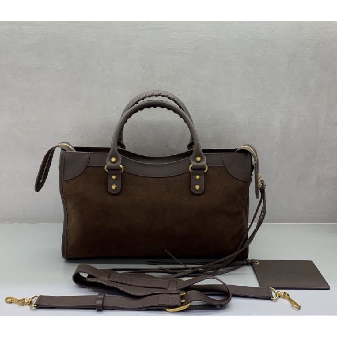 クラシックレザーハンドバッグ ベルトディテール 2WAYショルダー BALENCIAGA バレンシアガ コピー バッグ スクエアフォルム 高級感 通勤対応