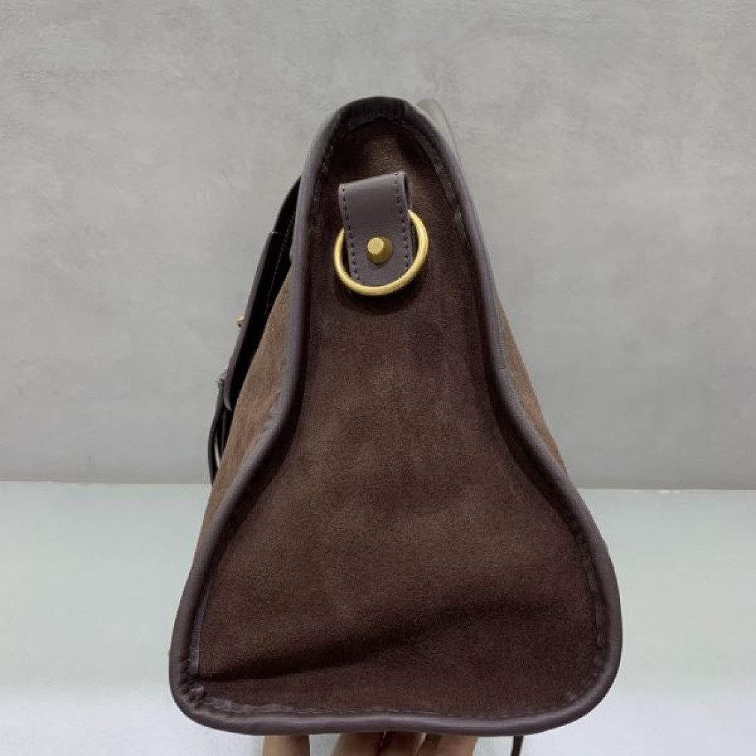 クラシックレザーハンドバッグ ベルトディテール 2WAYショルダー BALENCIAGA バレンシアガ コピー バッグ スクエアフォルム 高級感 通勤対応