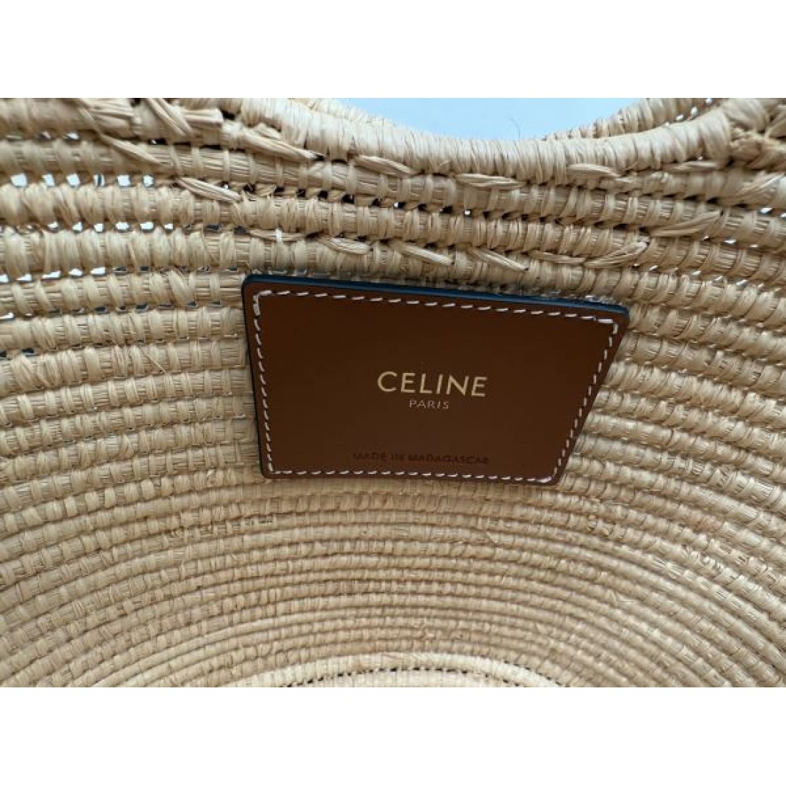 サマーバケットバッグ トリオンフ風ディテール 編み込みデザイン CELINE セリーヌ コピー バッグ 軽量ハンドバッグ リゾートテイスト