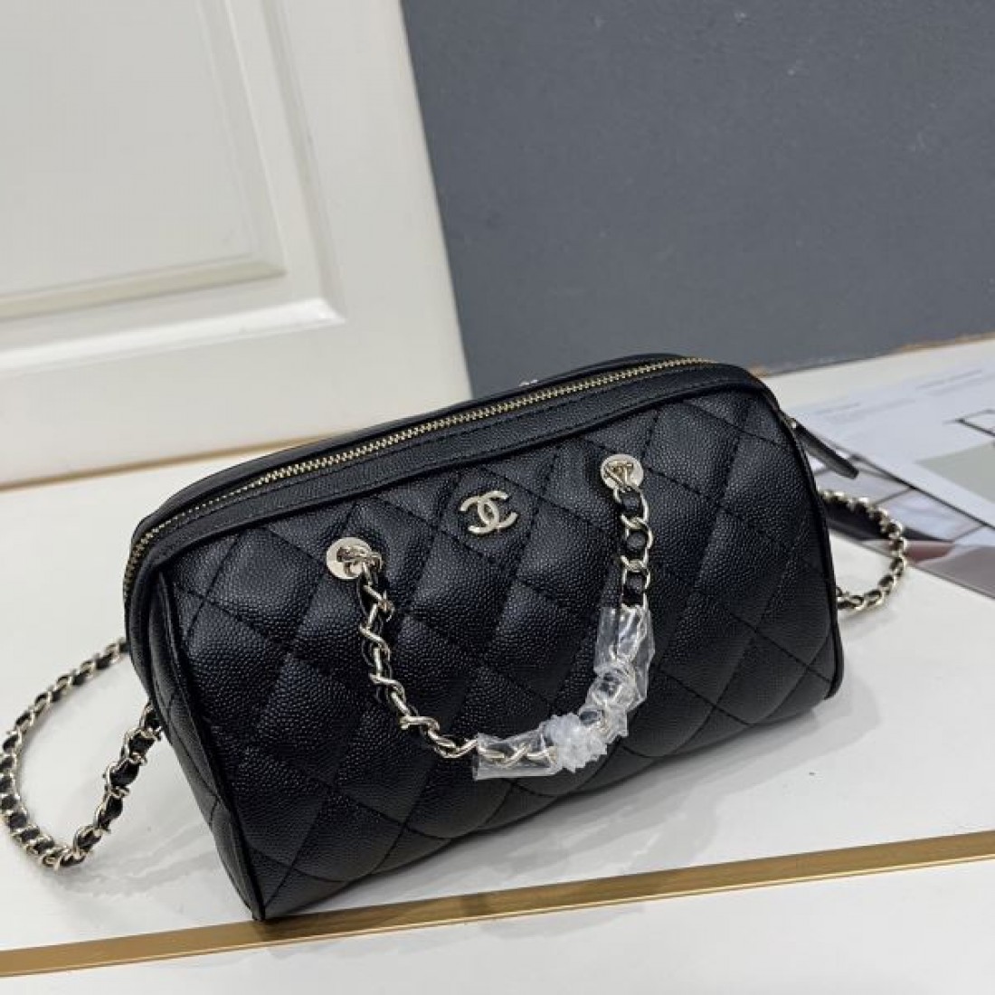 マトラッセ調 チェーンストラップ コンパクト フェミニン CHANEL シャネル コピー ミニバッグ 高級感ある逸品