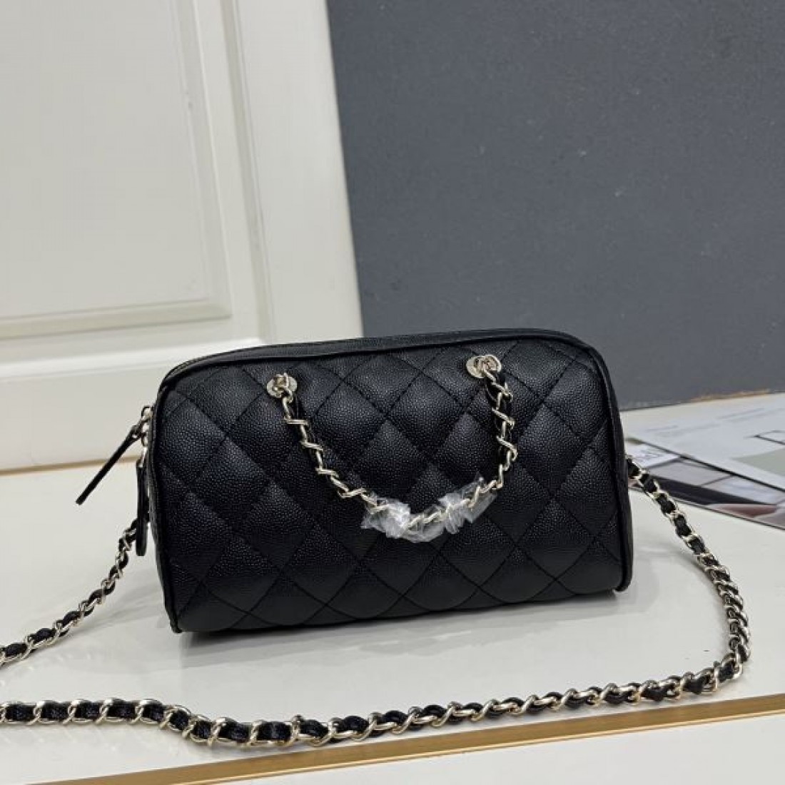 マトラッセ調 チェーンストラップ コンパクト フェミニン CHANEL シャネル コピー ミニバッグ 高級感ある逸品