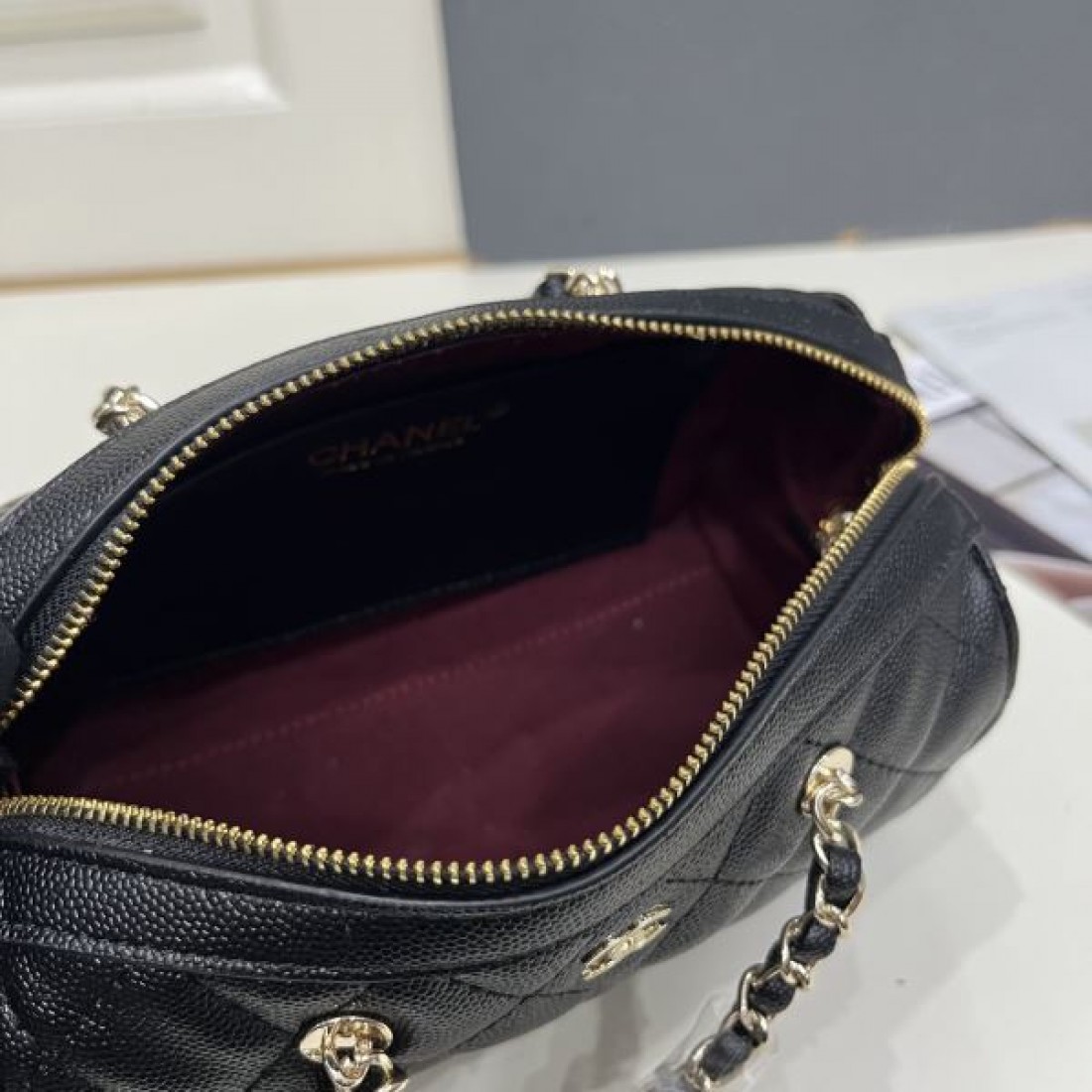 マトラッセ調 チェーンストラップ コンパクト フェミニン CHANEL シャネル コピー ミニバッグ 高級感ある逸品