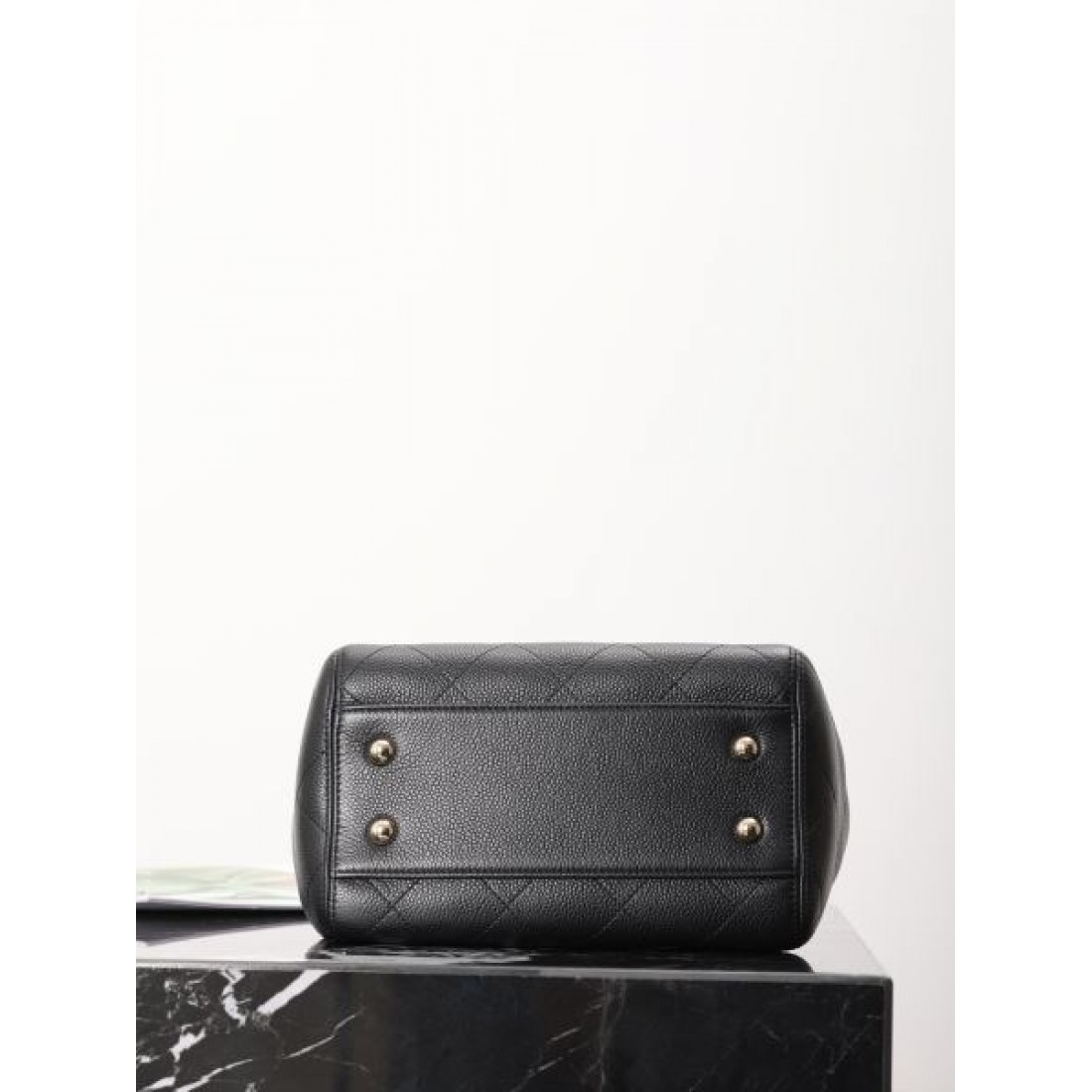 レザーチェーンデザイン 注目アイテム 人気上昇中 CHANEL シャネル コピー バッグ 即戦力 軽量仕様 おしゃれコーデ対応