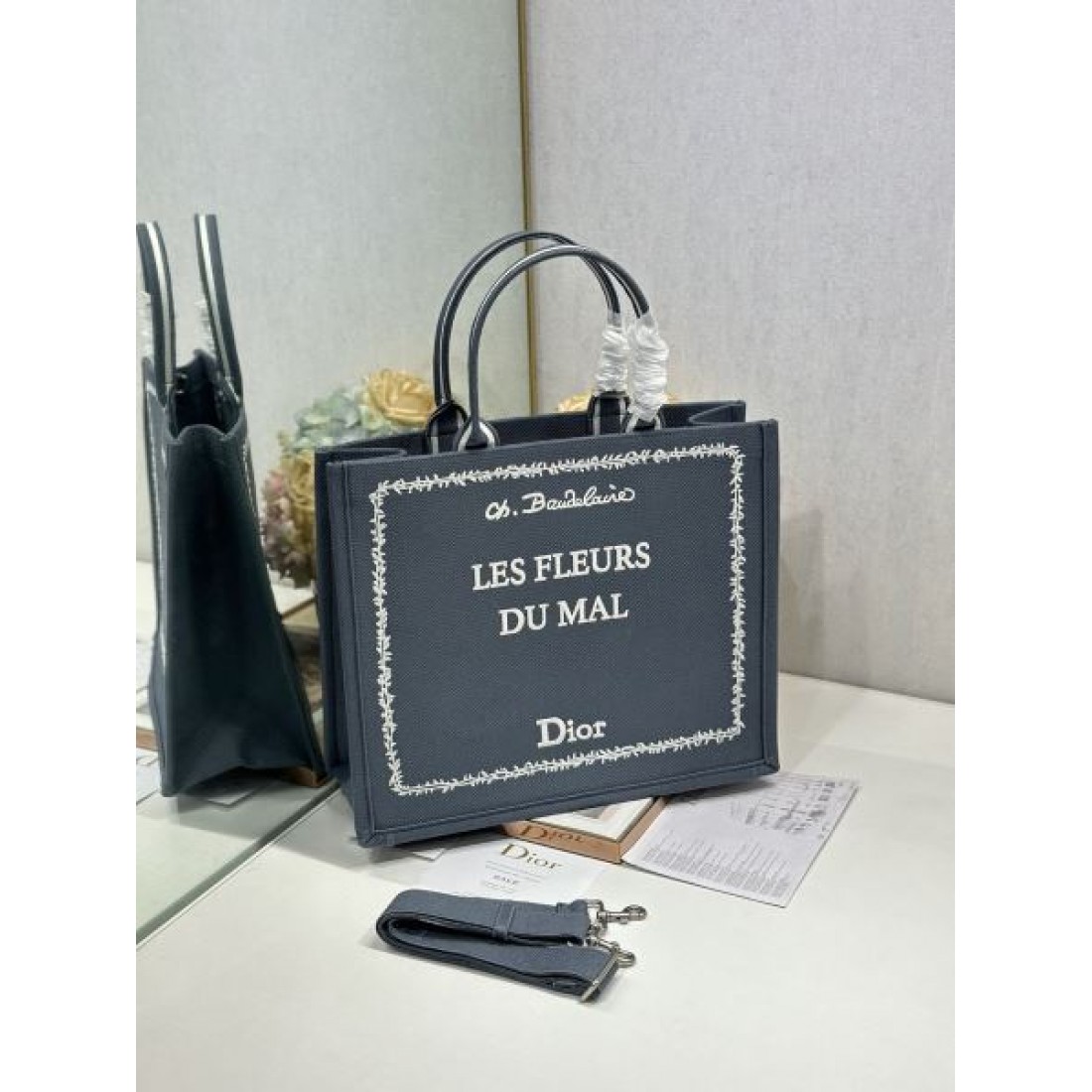 フランス文学アートデザイン こなれ見え Dior ディオール コピー トートバッグ 旬顔 上品カジュアル デイリーユース