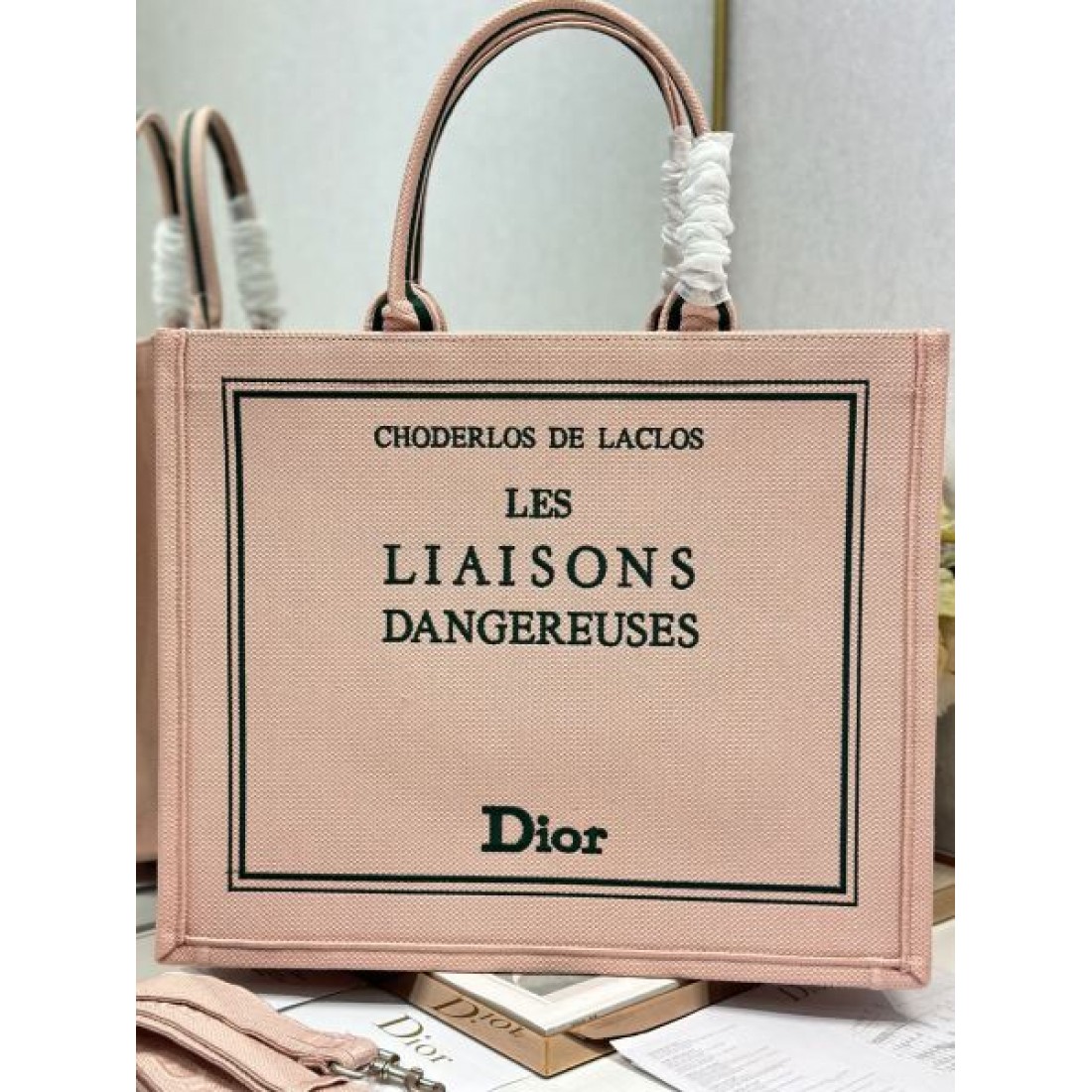 法国文学デザイン 売れ筋候補 旬顔 アート感レイアウト Dior ディオール コピー トートバッグ こなれ見え 大容量デイリー主力