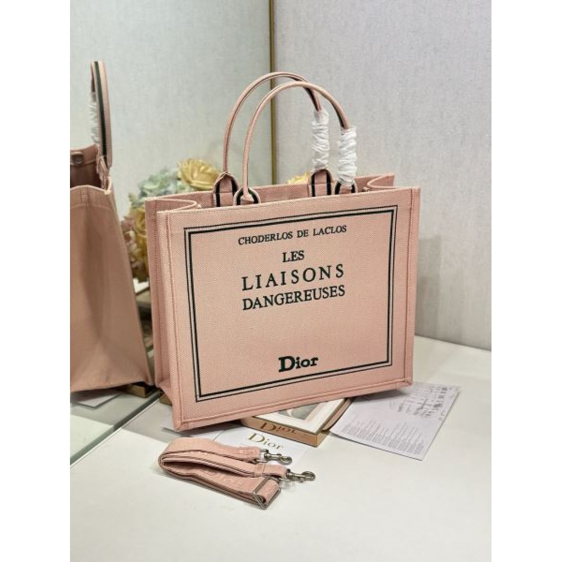 法国文学デザイン 売れ筋候補 旬顔 アート感レイアウト Dior ディオール コピー トートバッグ こなれ見え 大容量デイリー主力