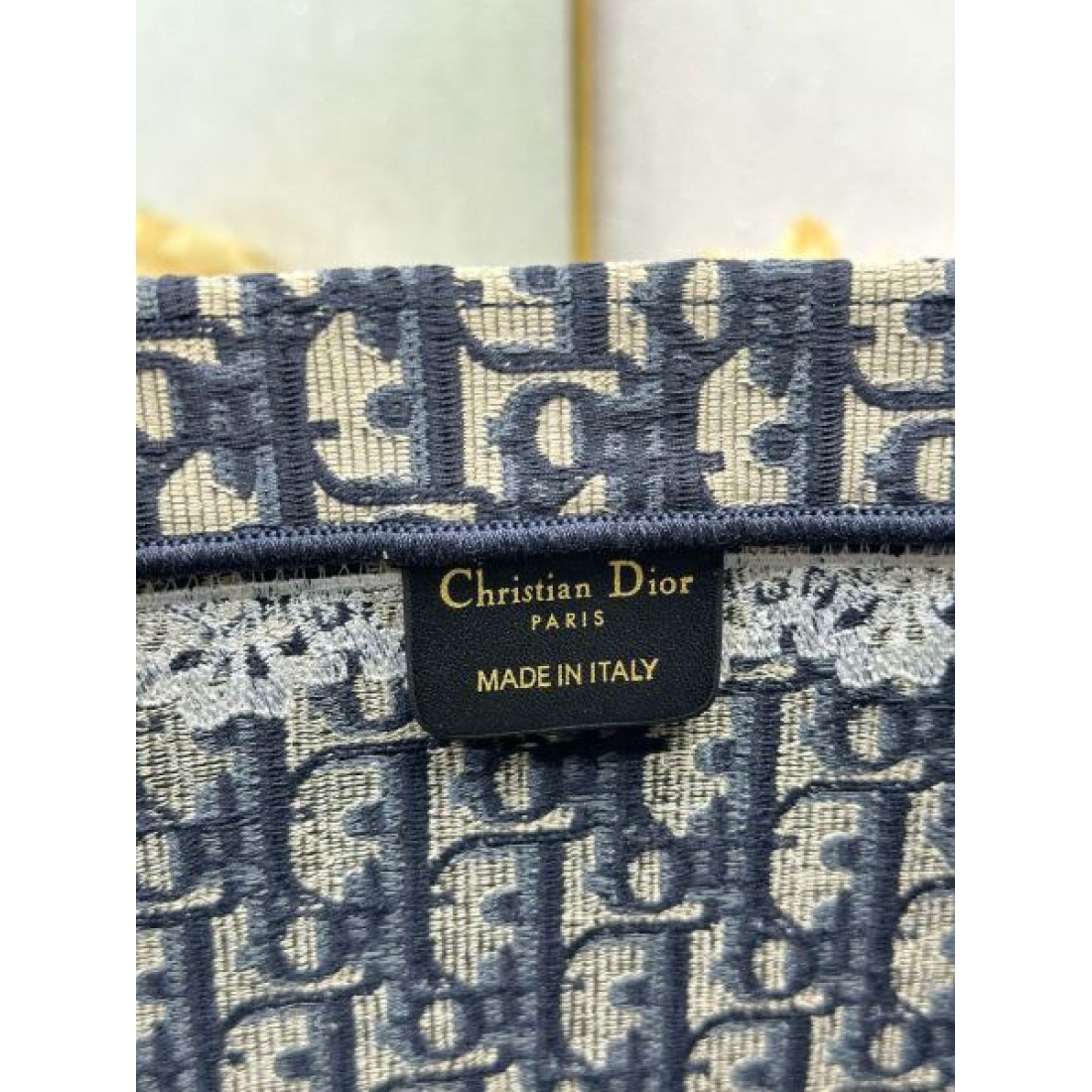 DIOR ディオール コピーバッグ  旬顔アイテム クラシックロゴ総柄 上品カジュアル 人気上昇中 軽量デイリー主力