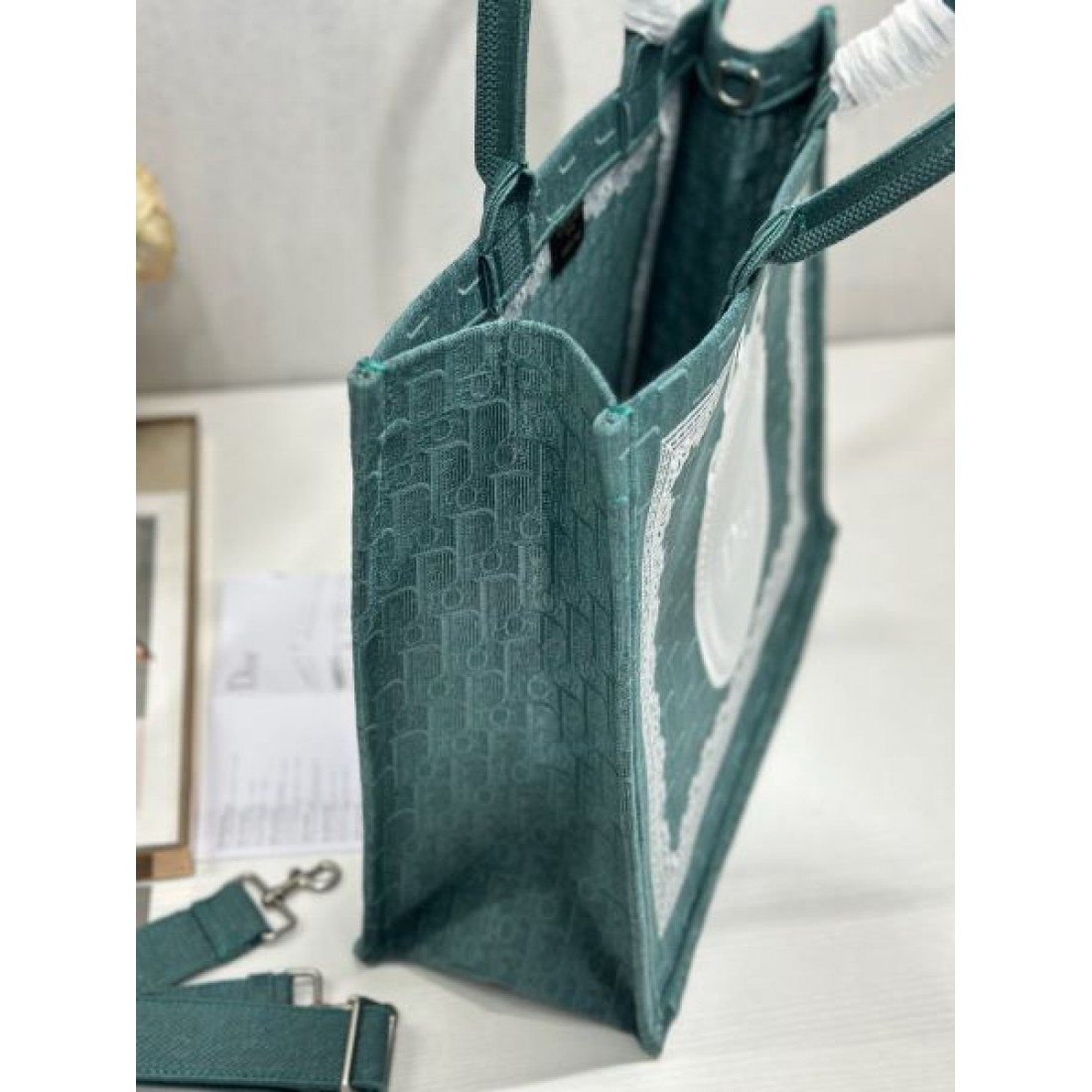 人気上昇中 エレガント刺繍パネル ユニセックス対応 Dior ディオール コピー トートバッグ 2WAYショルダー 通勤スタイル