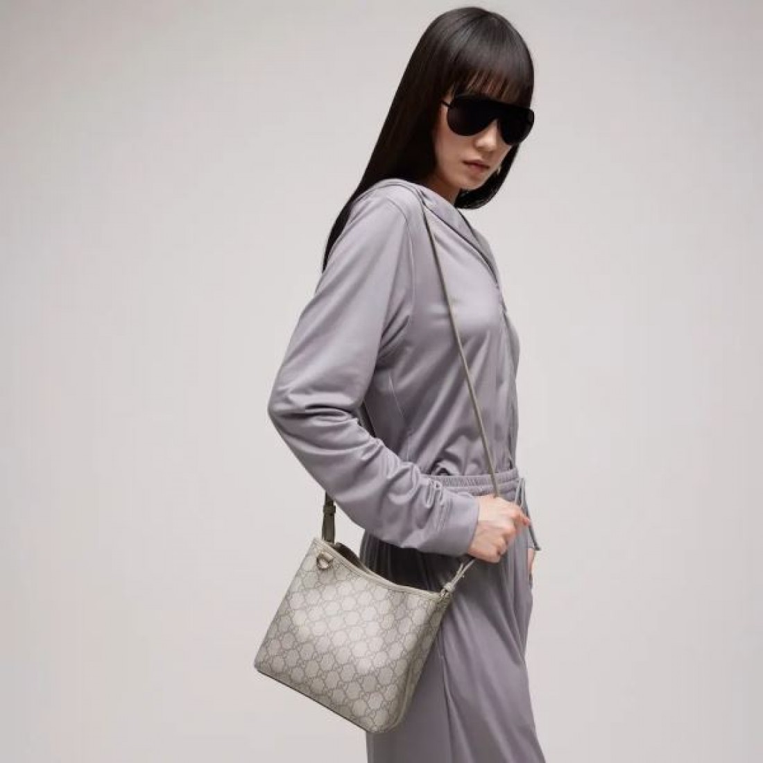 GGパターン 都会的コーデ 高級感 GUCCI グッチ コピー ショルダーバッグ デイリーファッション