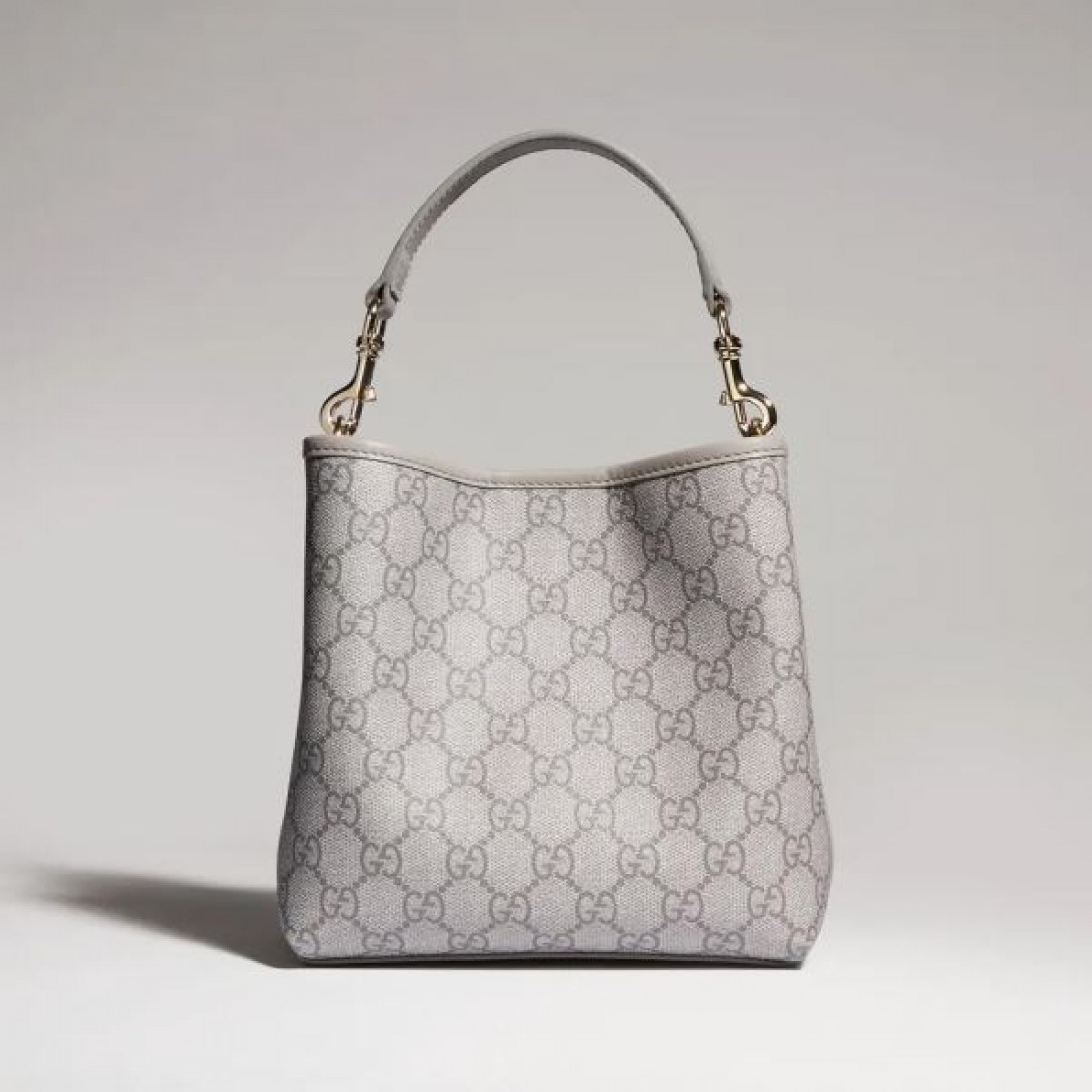GGパターン 都会的コーデ 高級感 GUCCI グッチ コピー ショルダーバッグ デイリーファッション