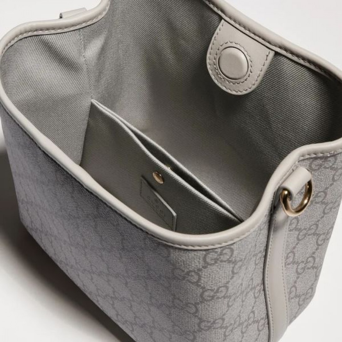 GGパターン 都会的コーデ 高級感 GUCCI グッチ コピー ショルダーバッグ デイリーファッション