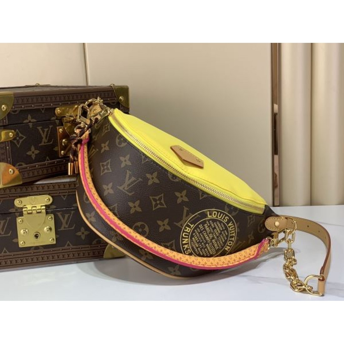 カラーミックス スポーティーモード コーデ映え LOUIS VUITTON ルイヴィトン コピー ウエストバッグ